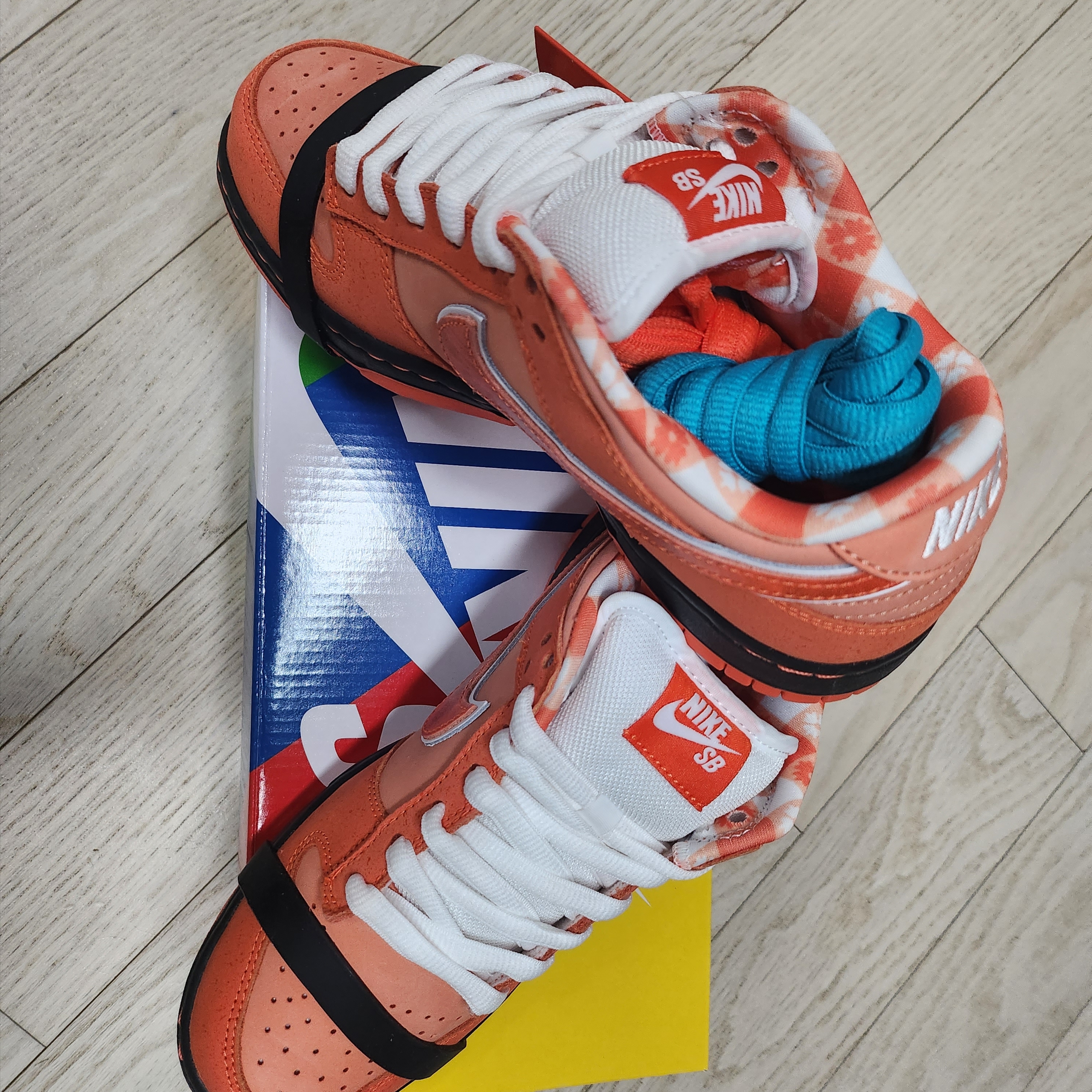Nike x Concepts SB Dunk Low Orange Lobster (Regular Box) 착용 스타일