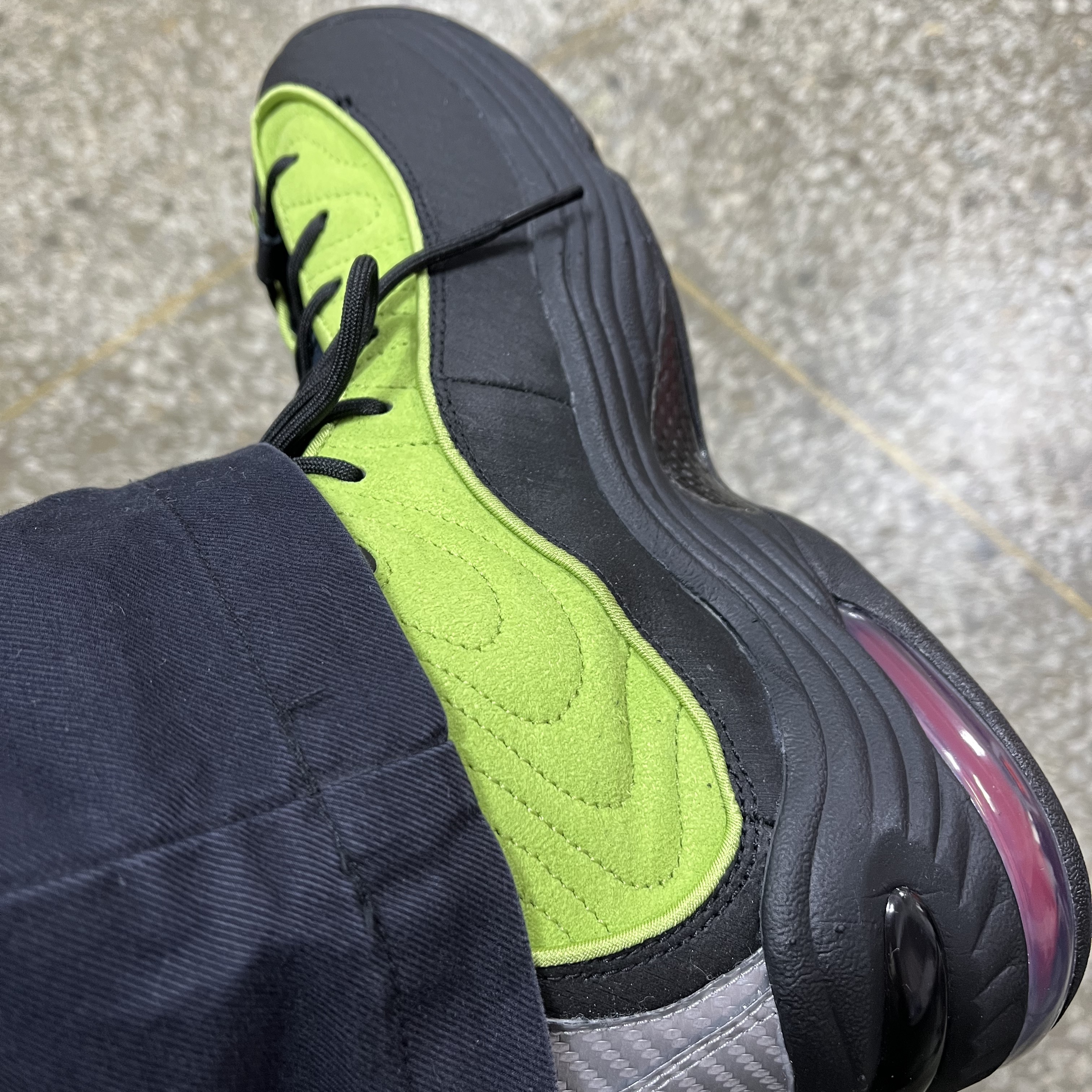 Nike x Stussy Air Penny II Vivid Green and Black 착용 스타일 - 2