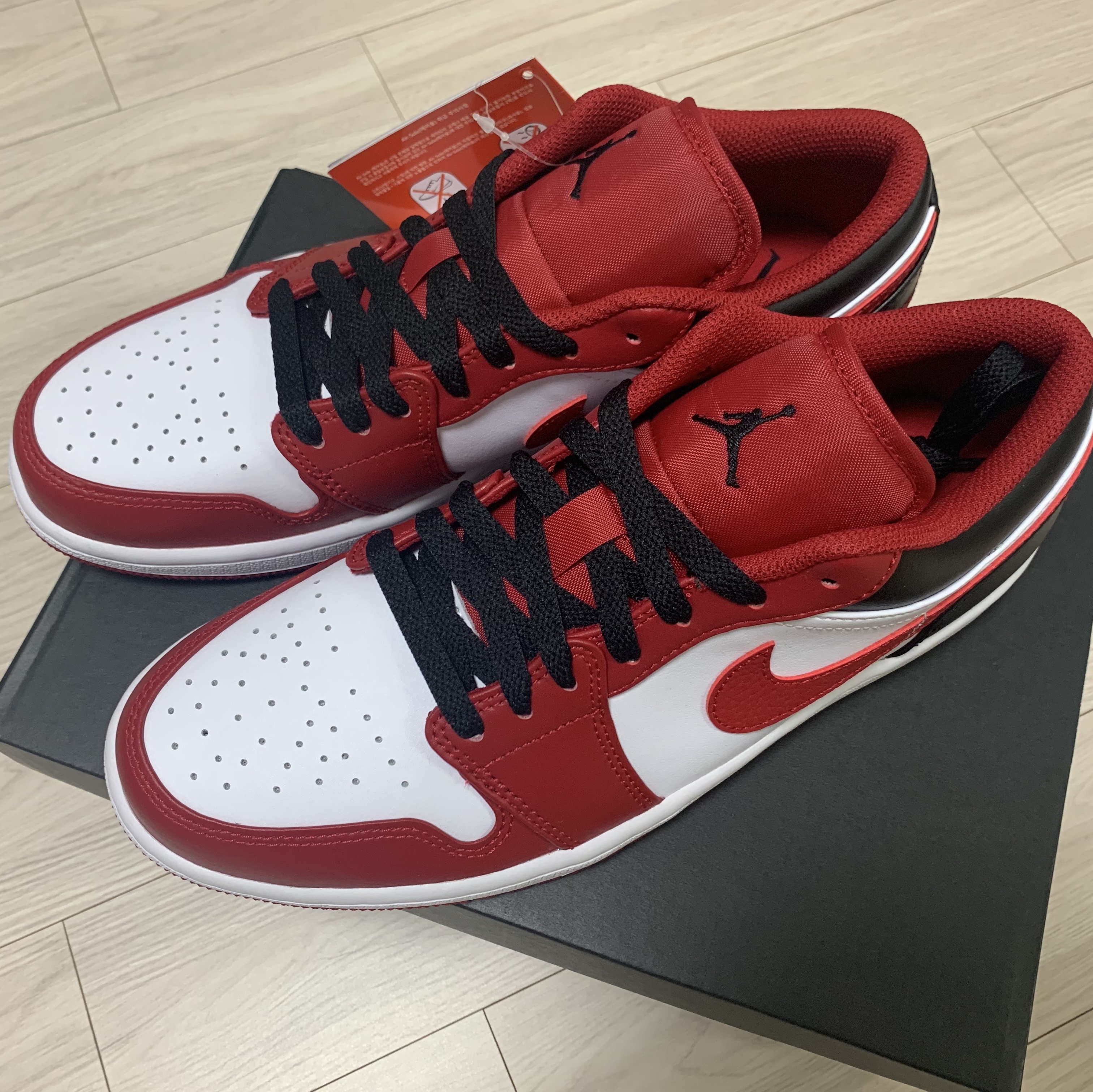 Jordan 1 Low White Gym Red Black 착용 스타일