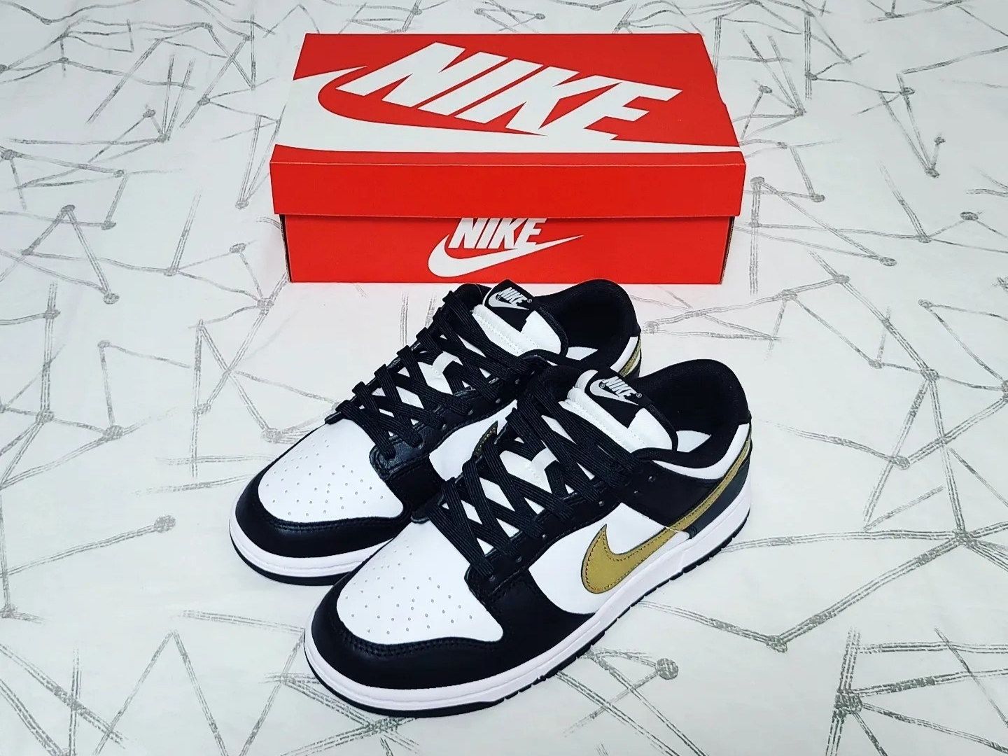 Nike Dunk Low Retro Black 착용 스타일 - 1