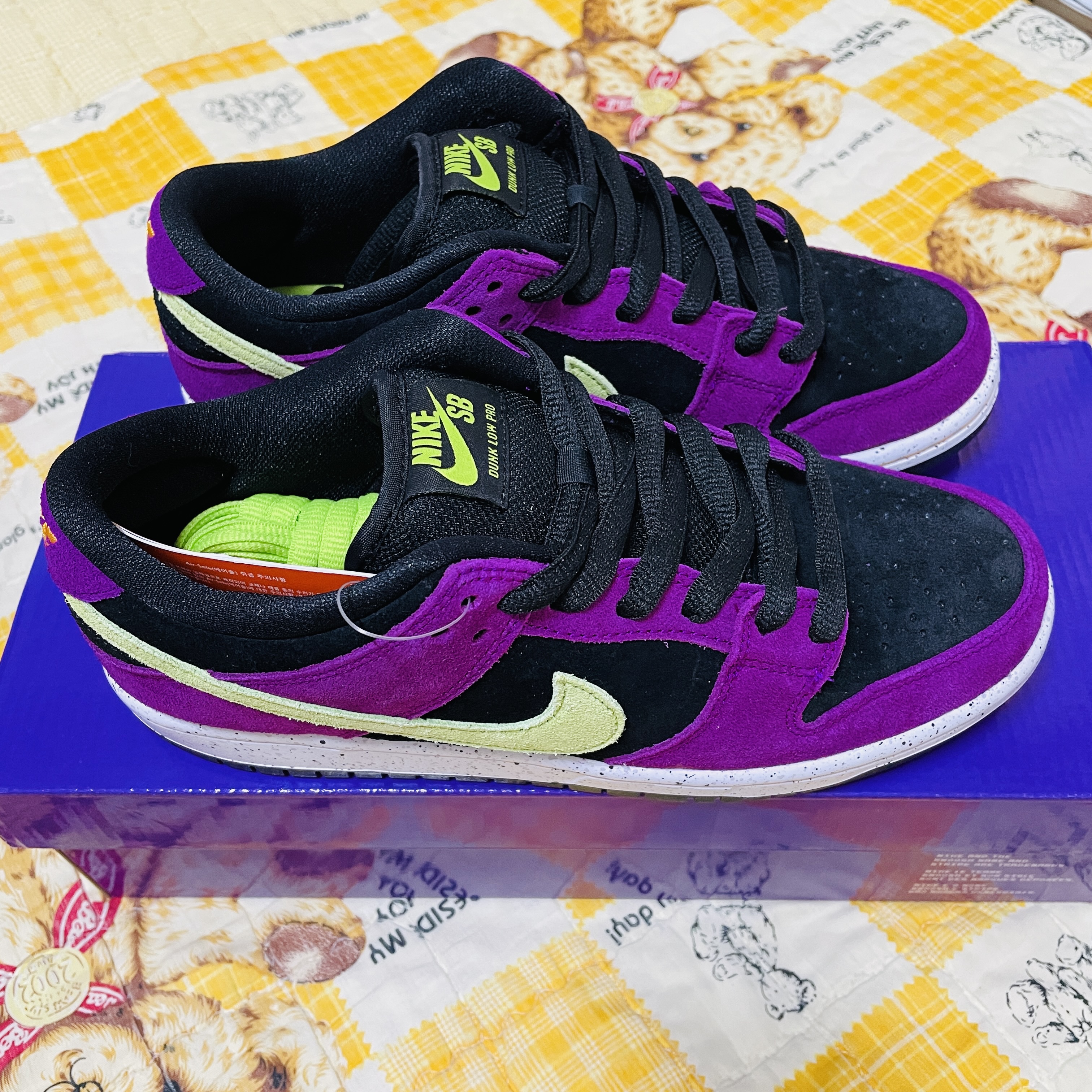 Nike SB Dunk Low Pro Red Plum 착용 스타일 - 4