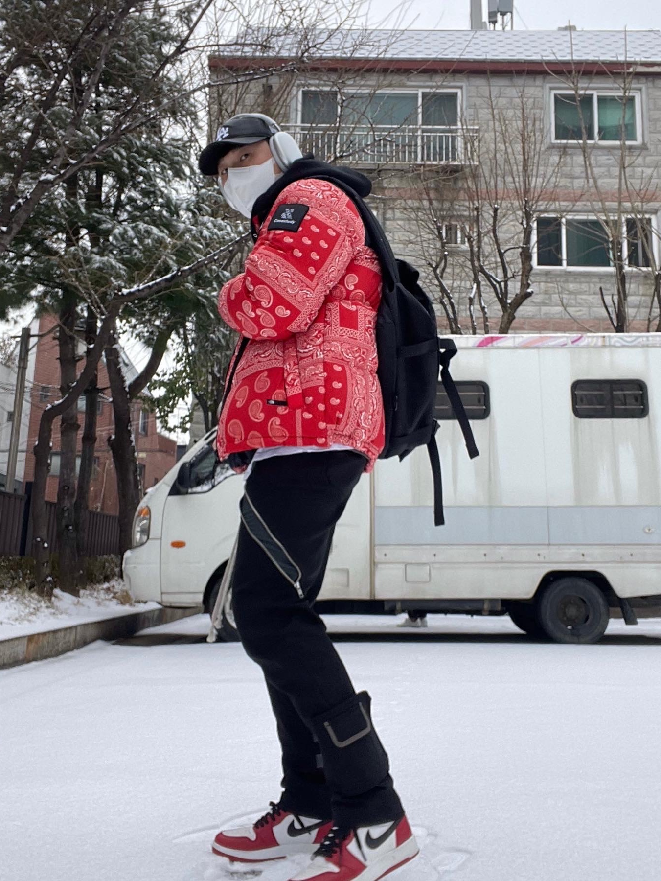 The North Face Nuptse Down Jacket Red, Jordan 1.5 Retro Chicago 2015 착용 스타일 - 4