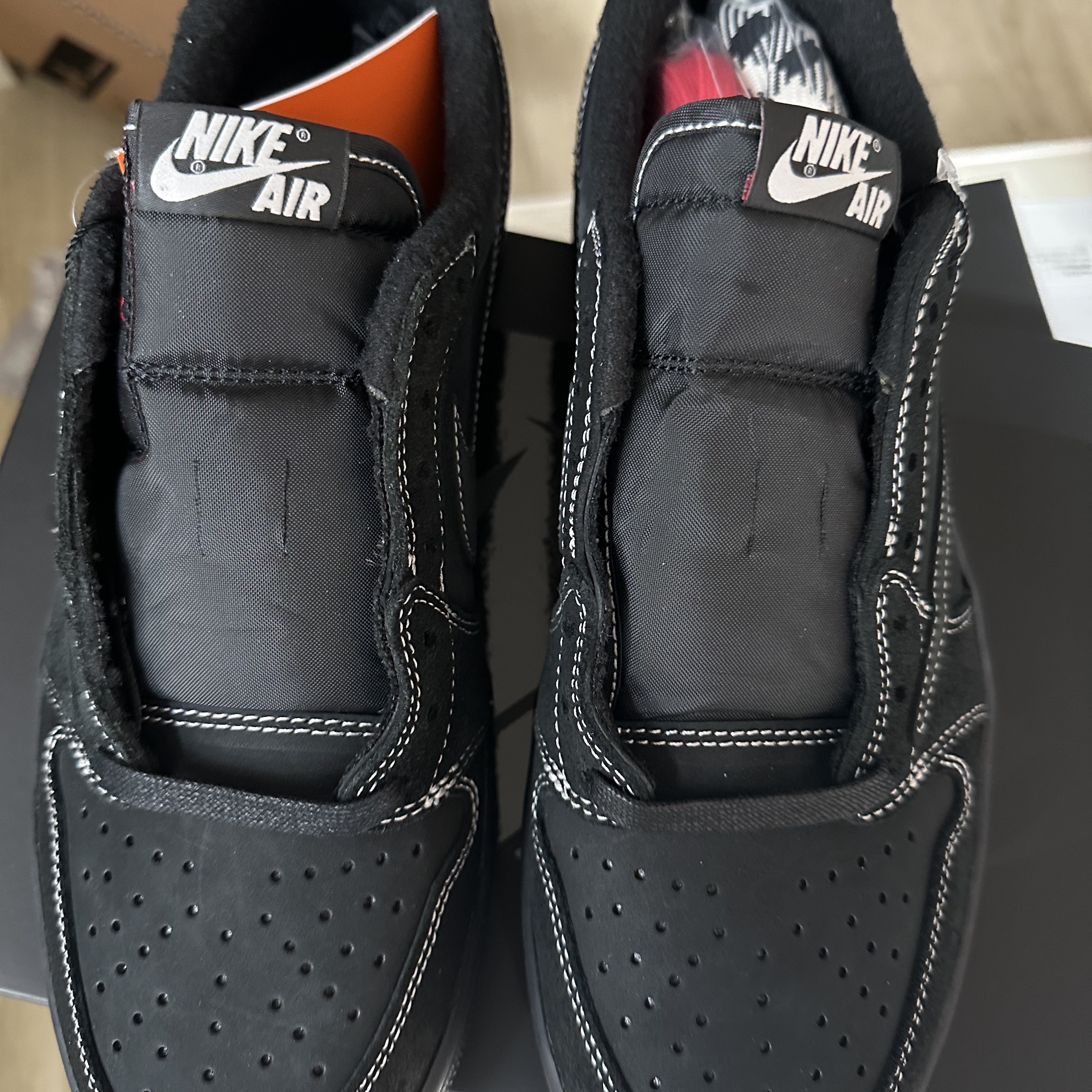 Jordan 1 x Travis Scott Retro Low OG SP Black Phantom 착용 스타일