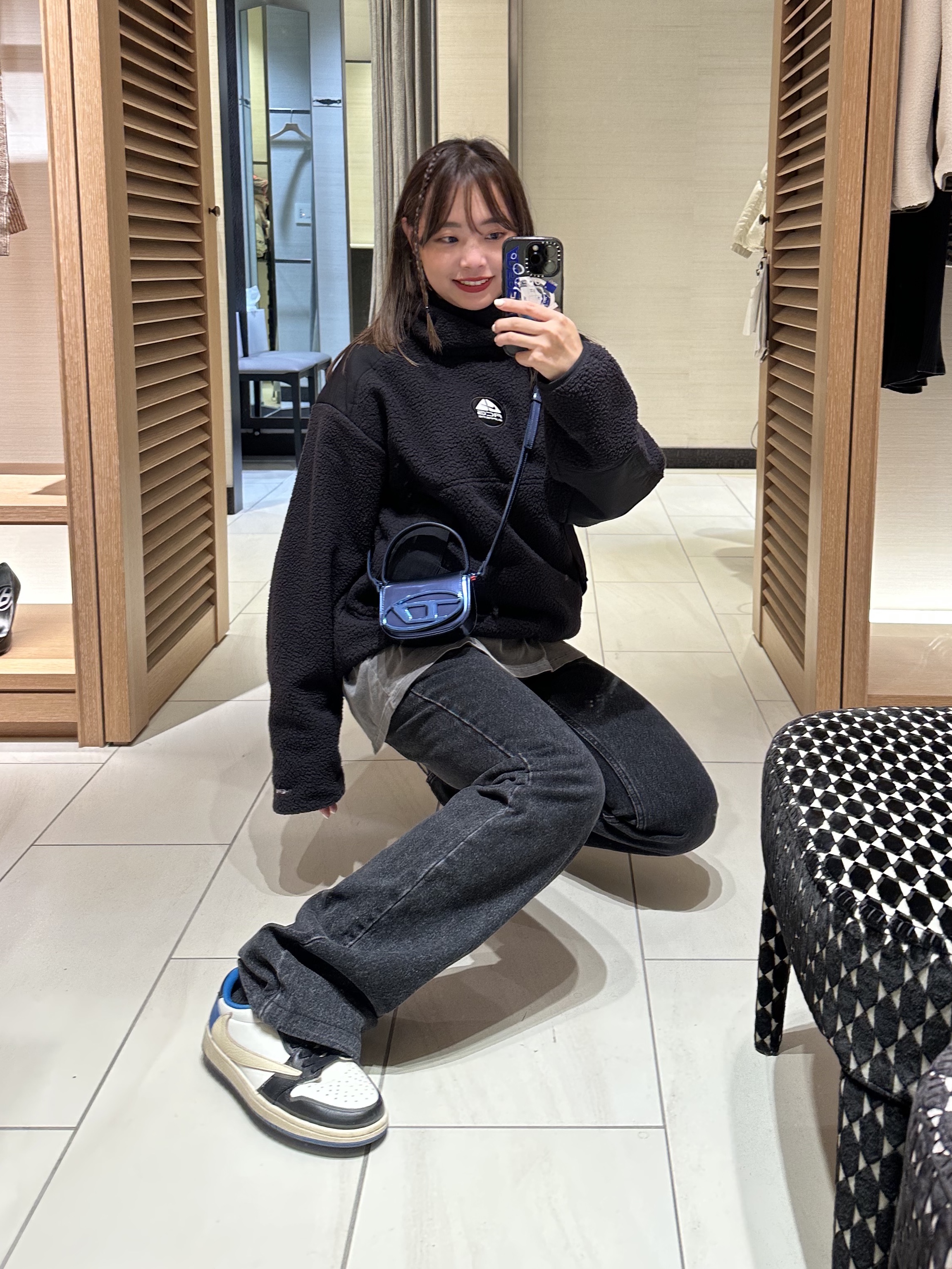 Jordan 1 x Travis Scott x Fragment Retro Low OG SP Military Blue, Casetify x Ader Error iPhone Sticker Magsafe Case Clear 착용 스타일 - 3