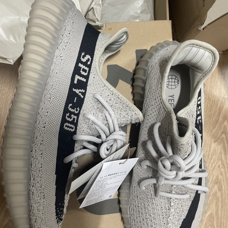 Adidas Yeezy Boost 350 V2 Slate Core Black 2022/2023 착용 스타일
