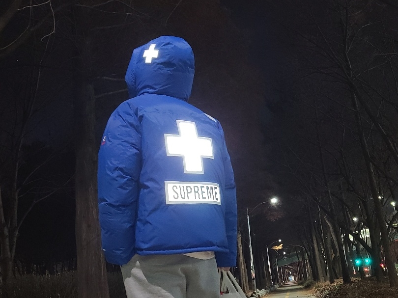 Supreme x The North Face Summit Series Rescue Baltoro Jacket Blue - 22SS 착용 스타일