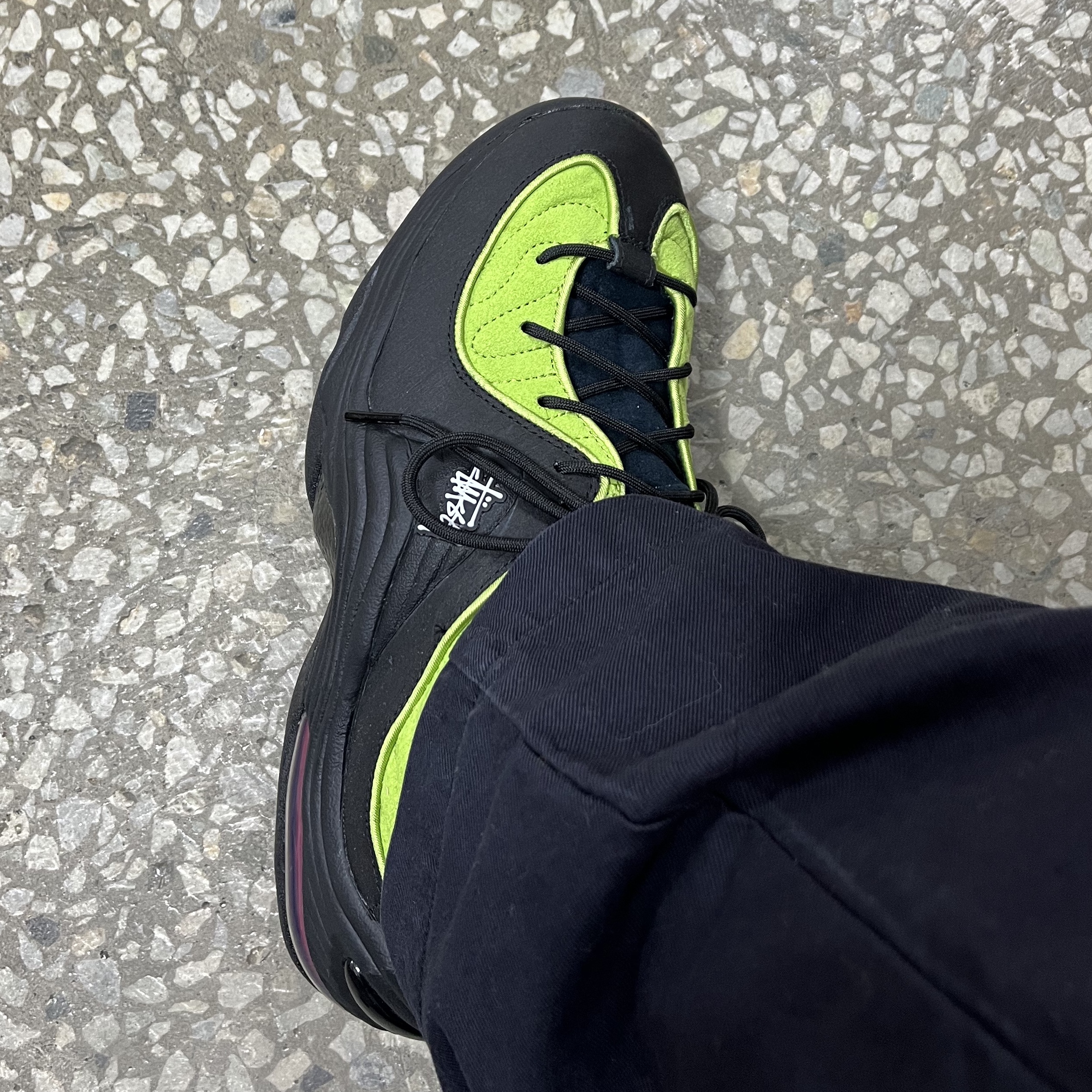 Nike x Stussy Air Penny II Vivid Green and Black 착용 스타일 - 1