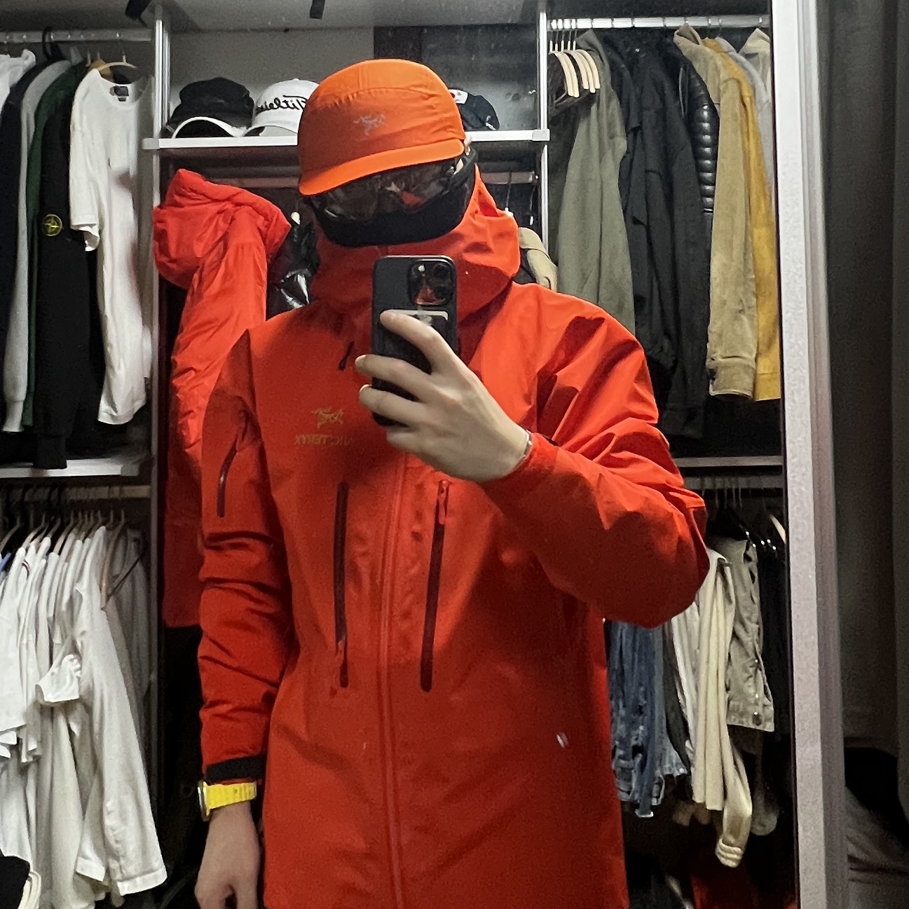 Arc'teryx Norvan Cap Phenom, Arc'teryx Alpha SV Jacket 24K Black 착용 스타일