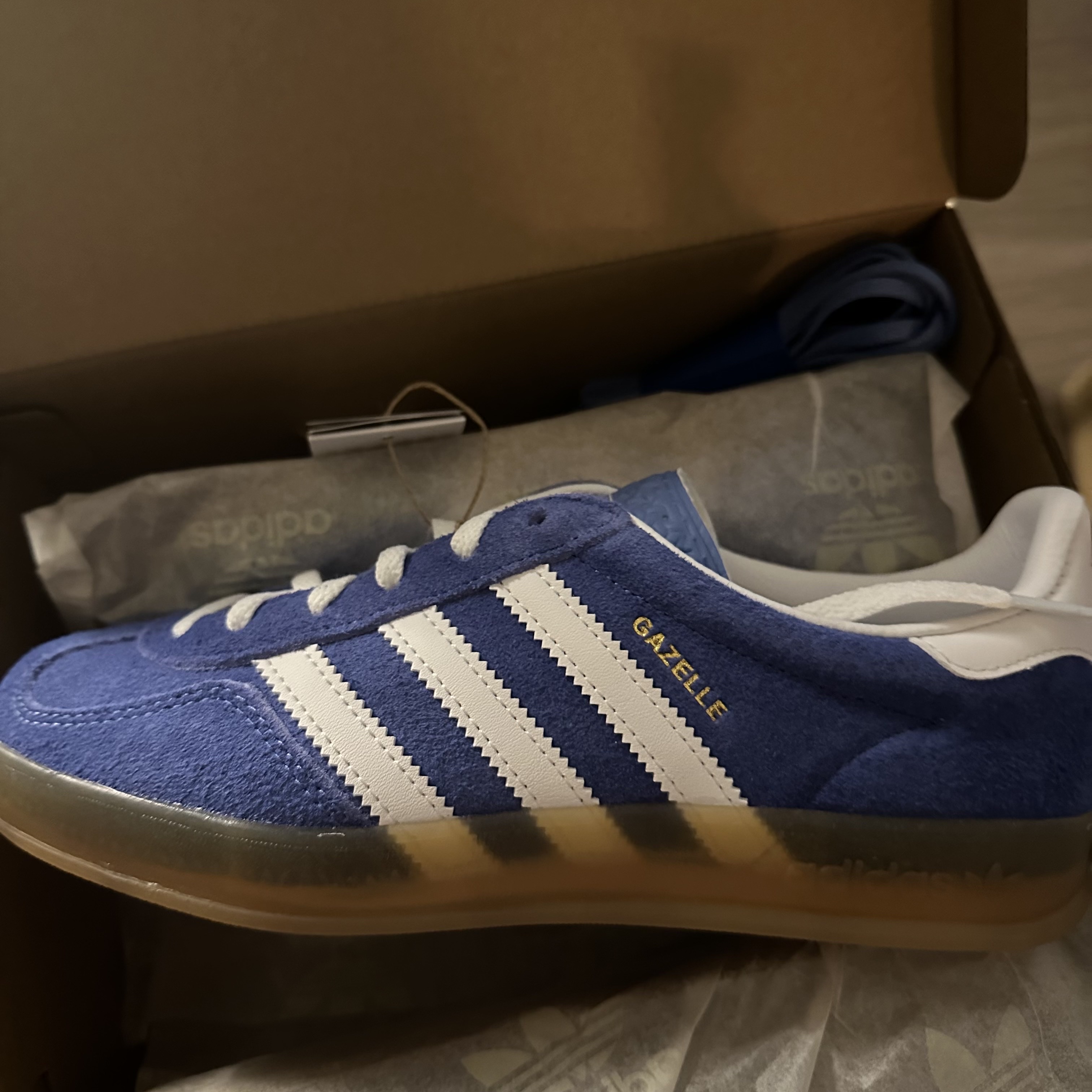 (W) Adidas Gazelle Indoor Blue Fusion Cloud White 착용 스타일