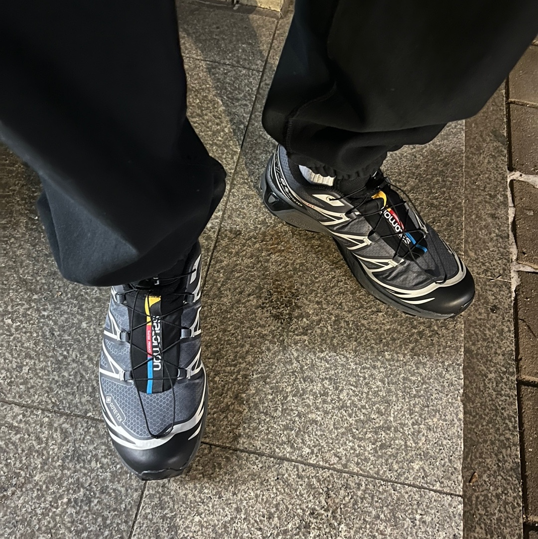 Salomon XT-6 Gore-Tex Black Ebony 착용 스타일
