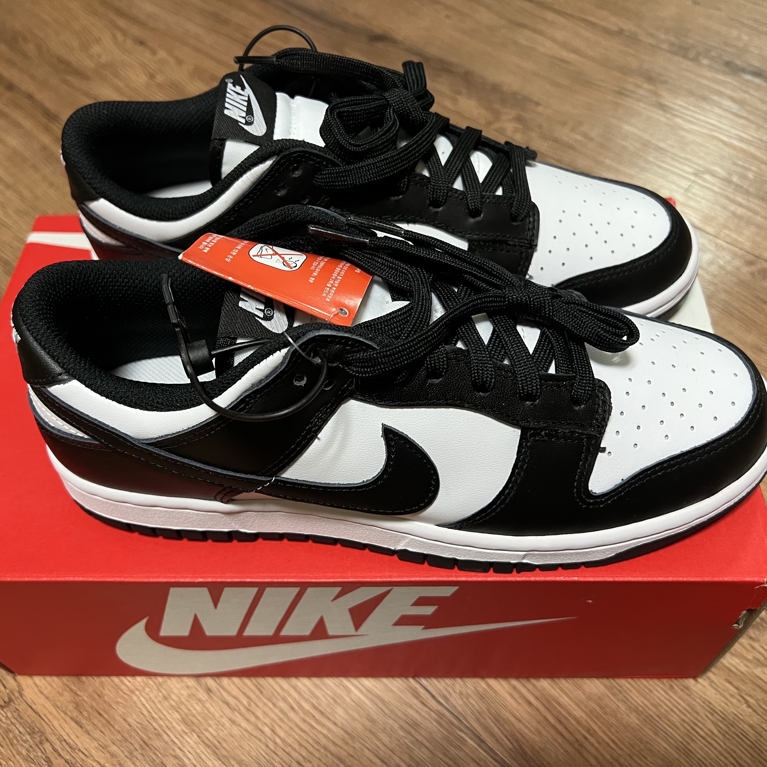 (W) Nike Dunk Low Black 착용 스타일