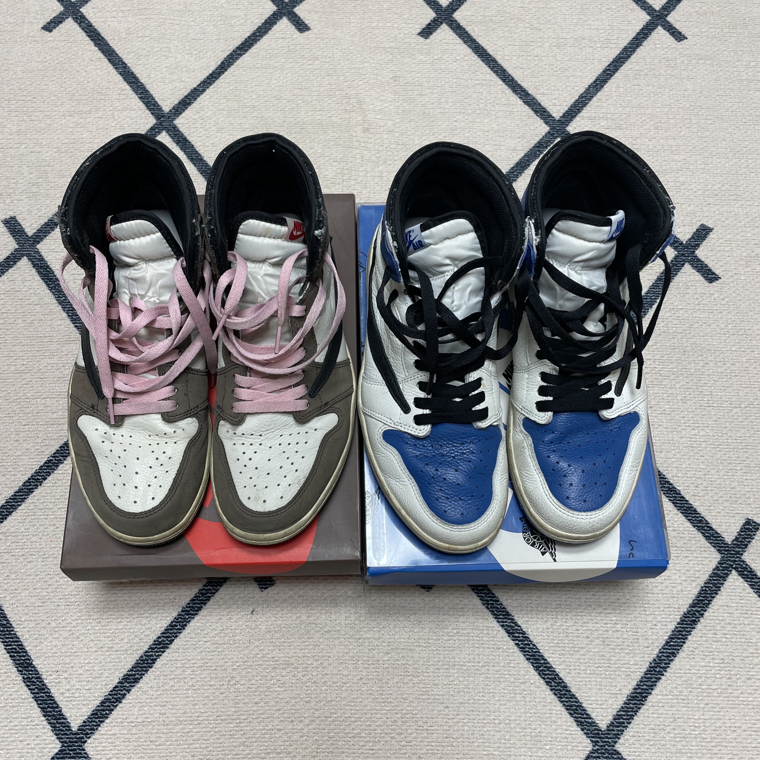 Jordan 1 x Travis Scott x Fragment Retro Low OG SP Military Blue, Jordan 1 x Travis Scott Retro Low OG SP Black Phantom 착용 스타일 - 3