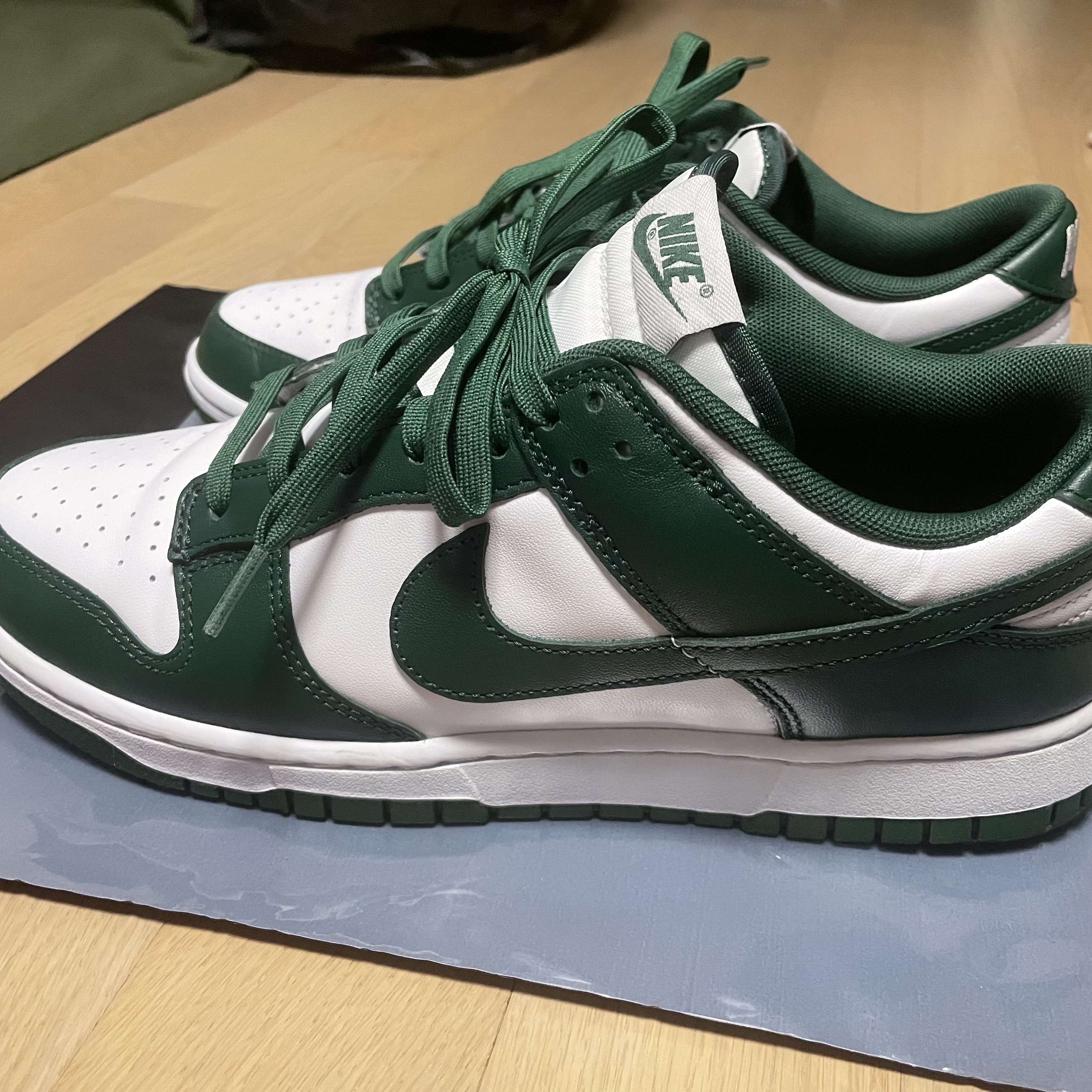 Nike Dunk Low Retro Varsity Green 착용 스타일