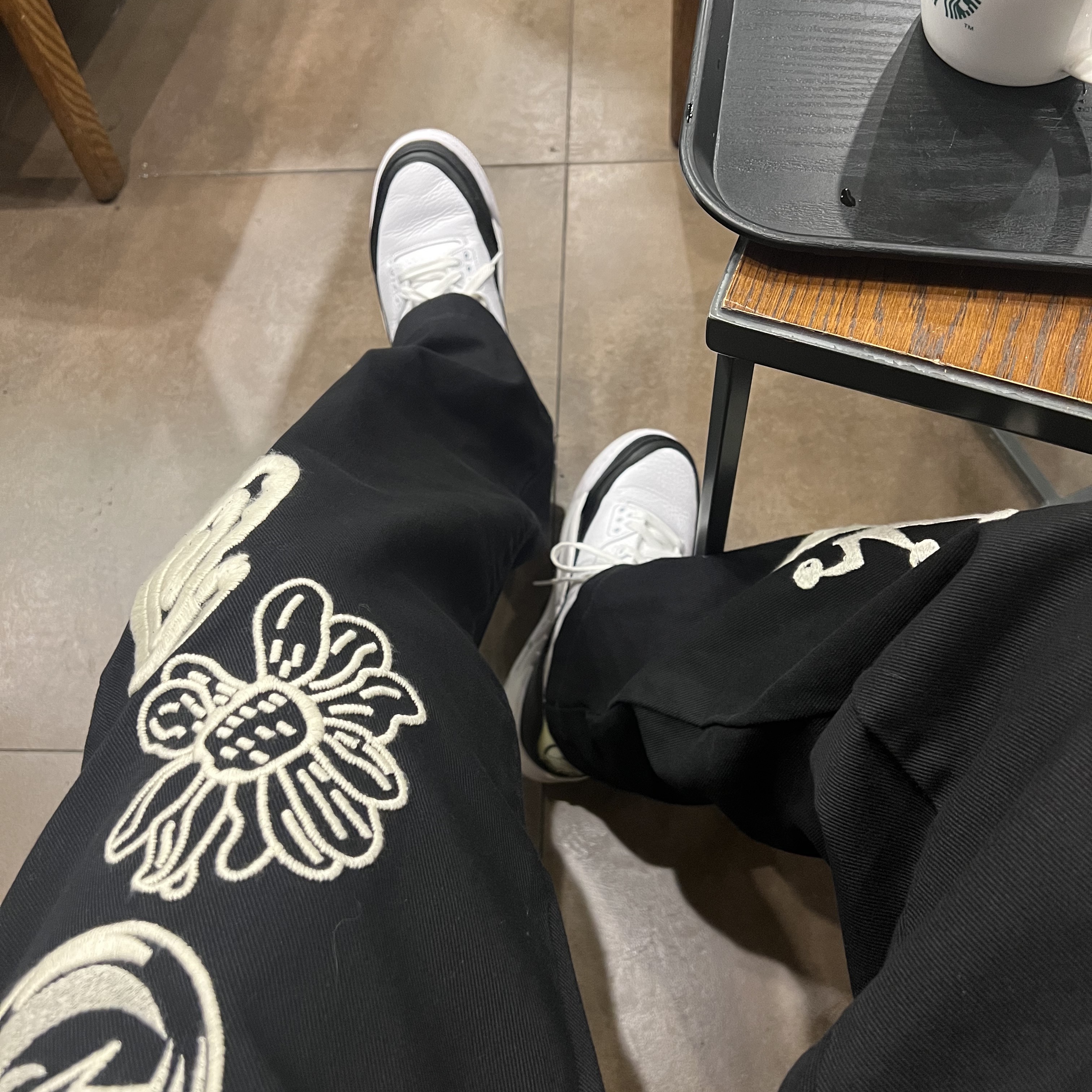 Stussy Noma Icon Beach Pants Washed Black, Jordan 3 x Fragment Retro SP White Black 착용 스타일