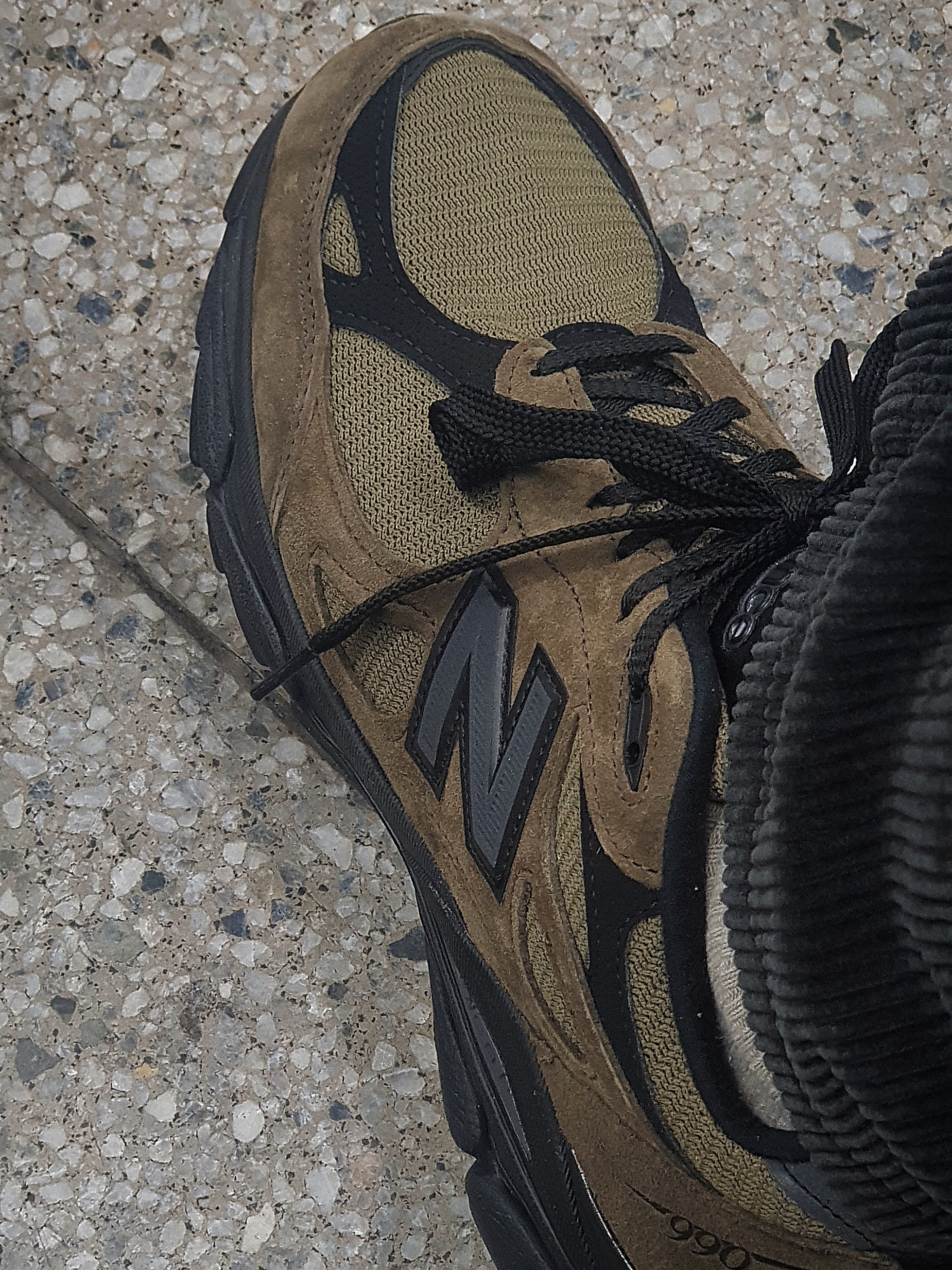 New Balance x JJJJound 990v3 Brown Black 착용 스타일