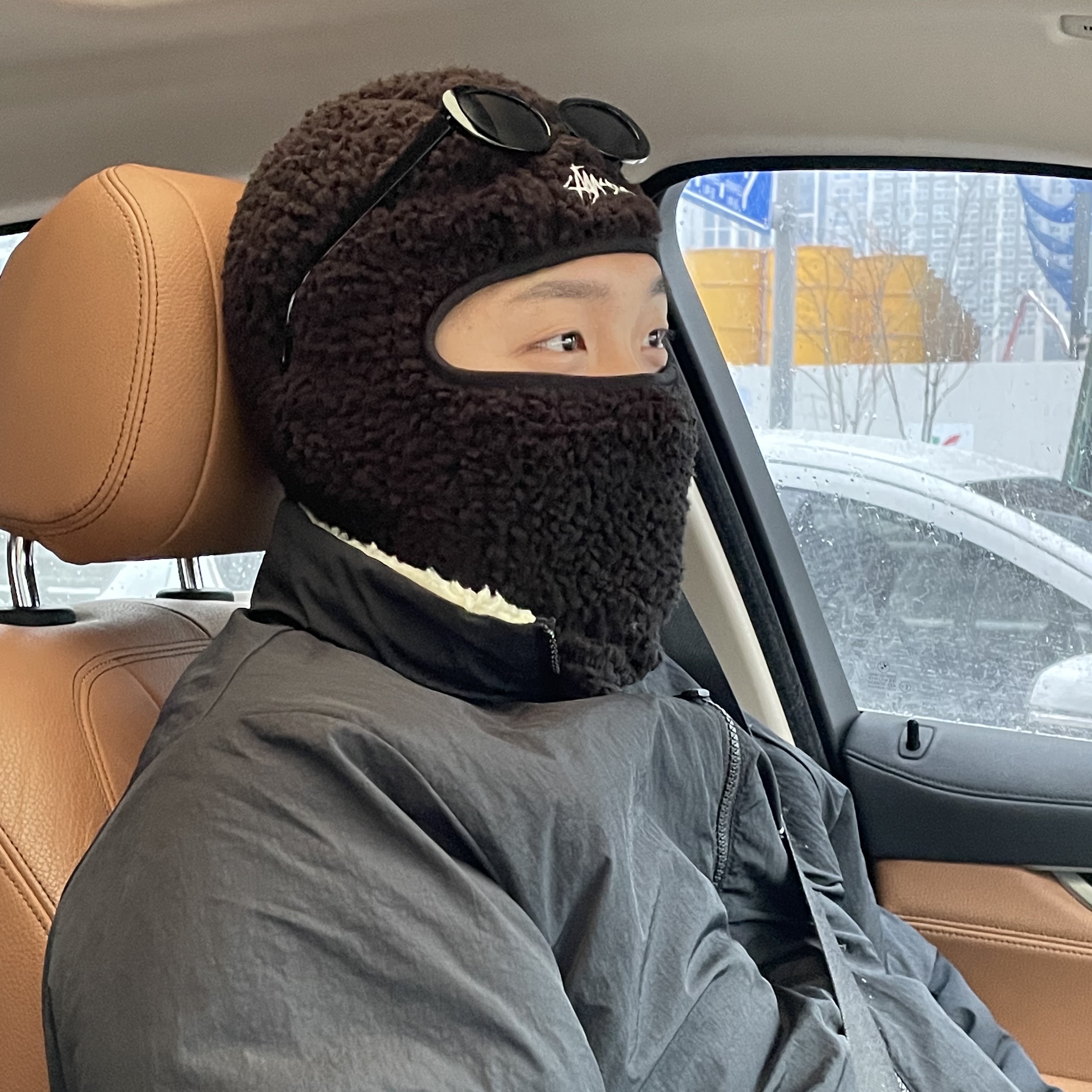 Stussy Stock Sherpa Balaclava Black, Stussy 8 Ball Sherpa Jacket Natural 착용 스타일 - 1