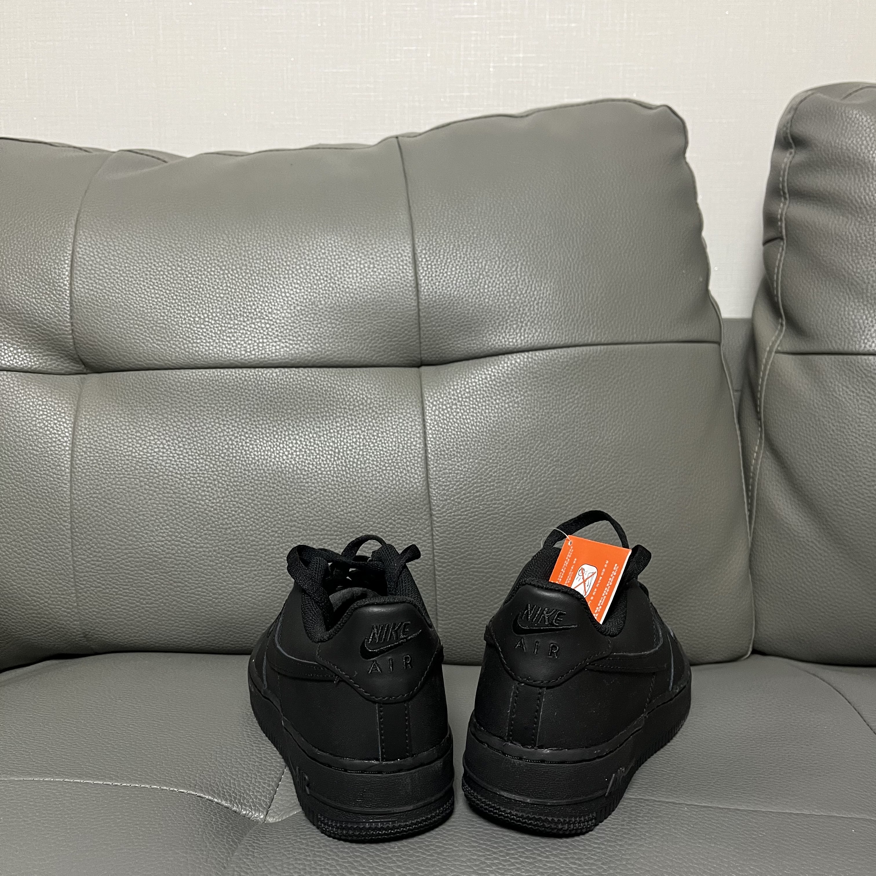 (GS) Nike Air Force 1 LE Black 착용 스타일 - 2