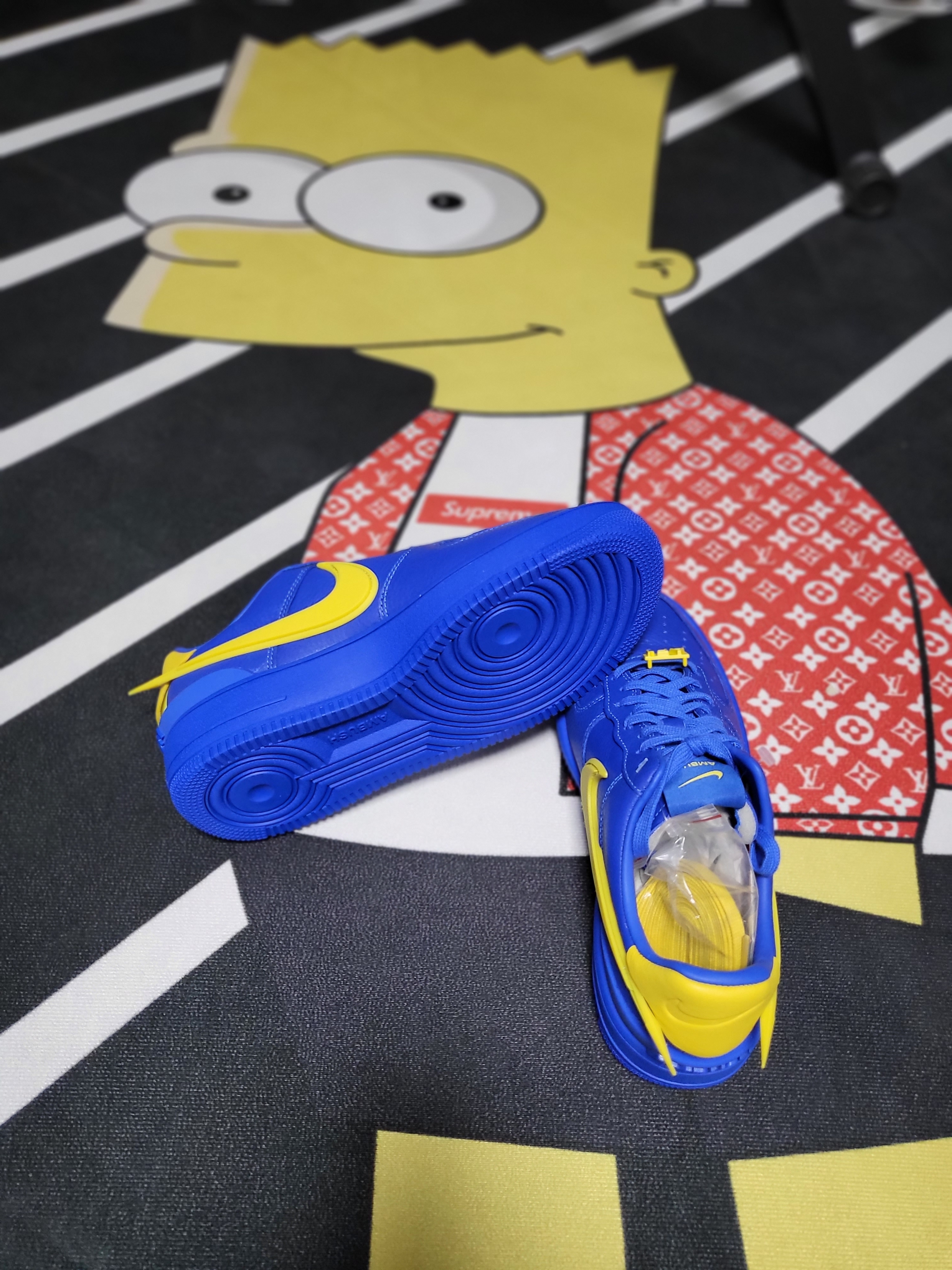 Nike x Ambush Air Force 1 Low SP Game Royal and Vivid Sulfur 착용 스타일 - 4