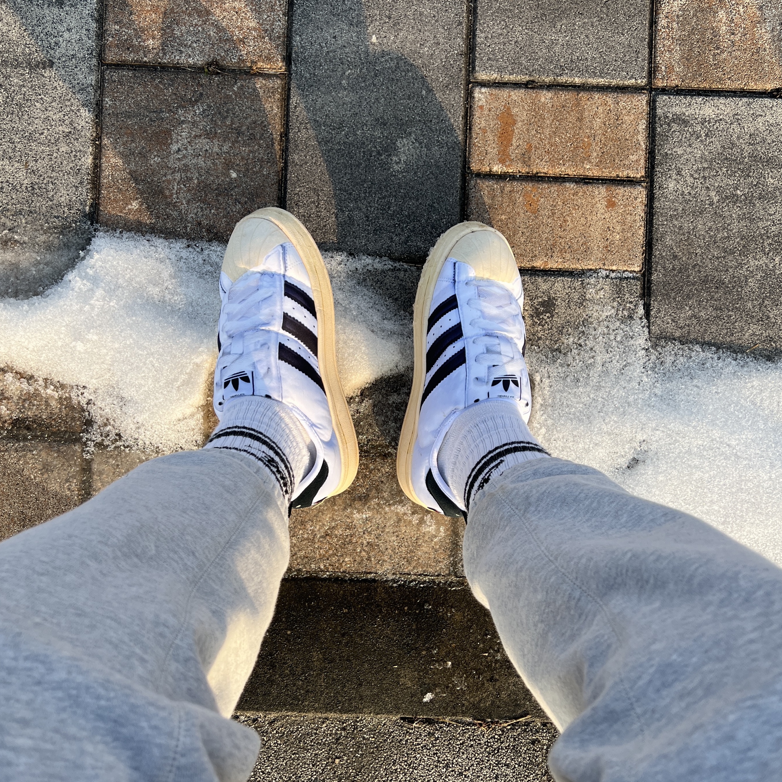 Adidas Puffylette Superstar Cloud White 착용 스타일 - 2