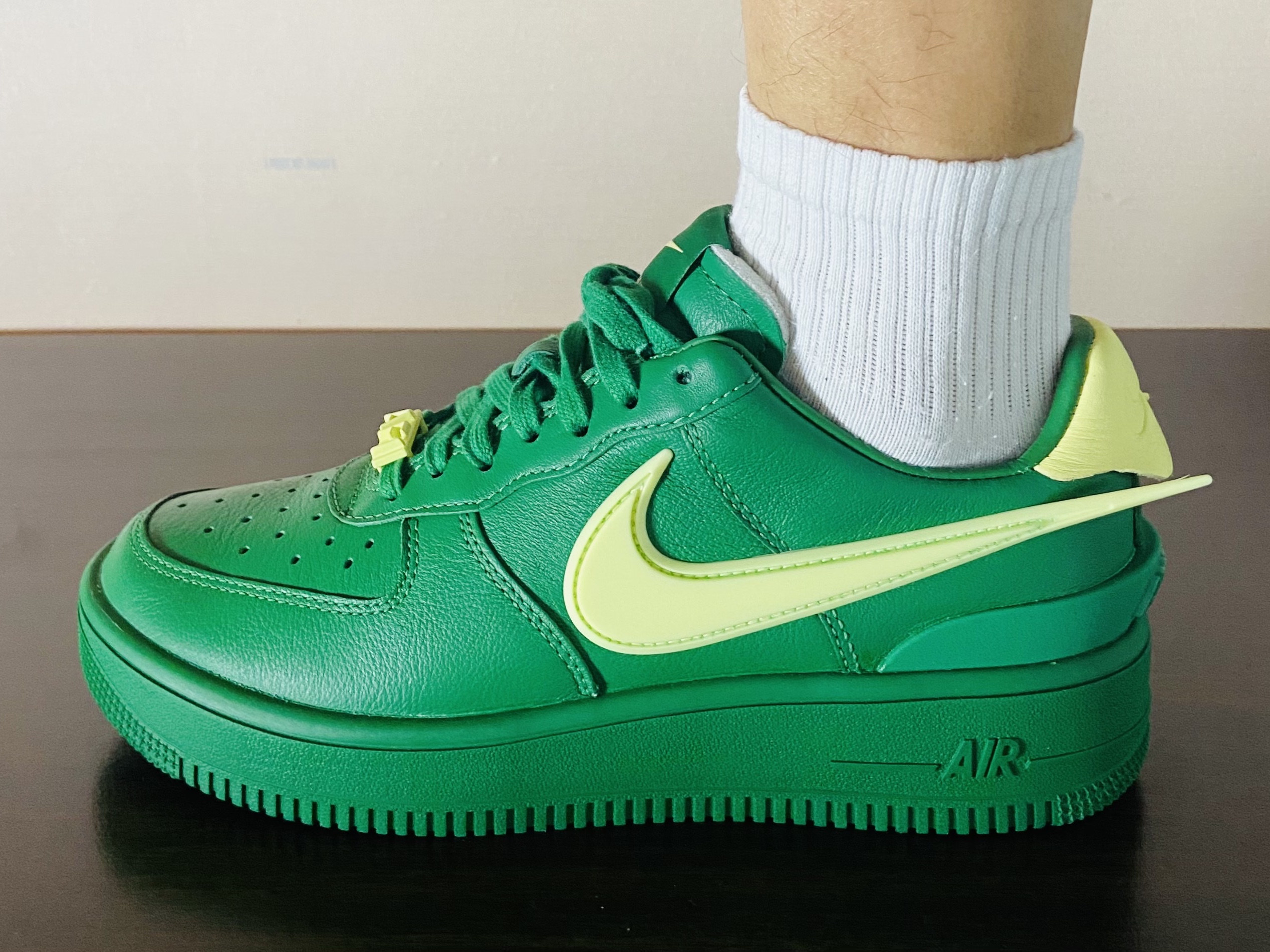 Nike x Ambush Air Force 1 Low SP Pine Green and Citron 착용 스타일