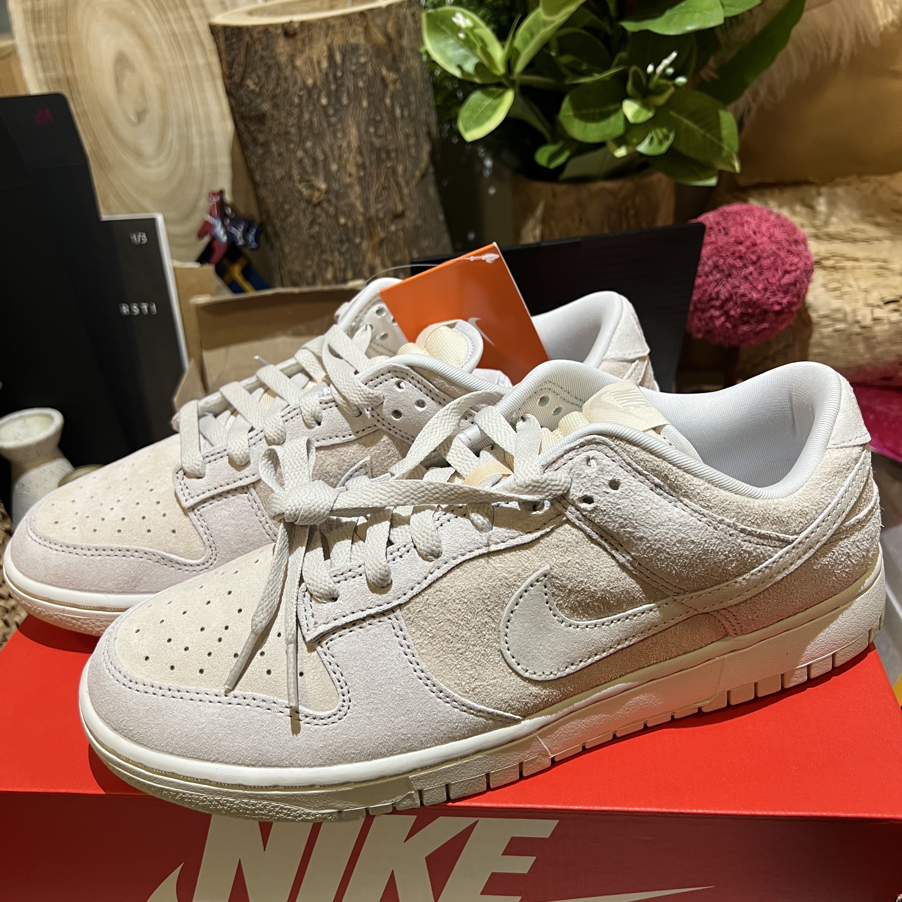 Nike Dunk Low Retro PRM Vast Grey 착용 스타일 - 2