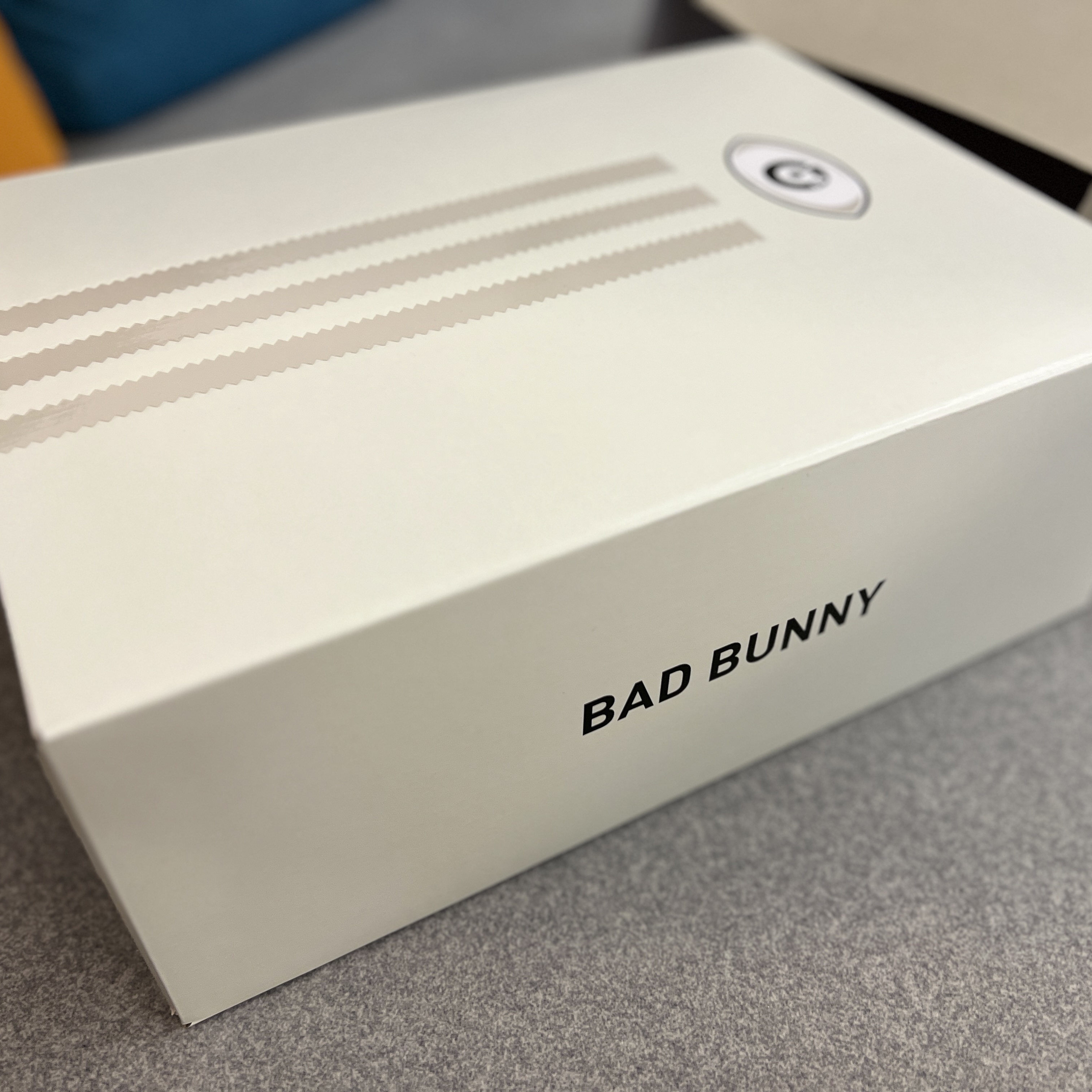 Adidas x Bad Bunny Forum Low Cloud White Clear Onix 착용 스타일 - 2