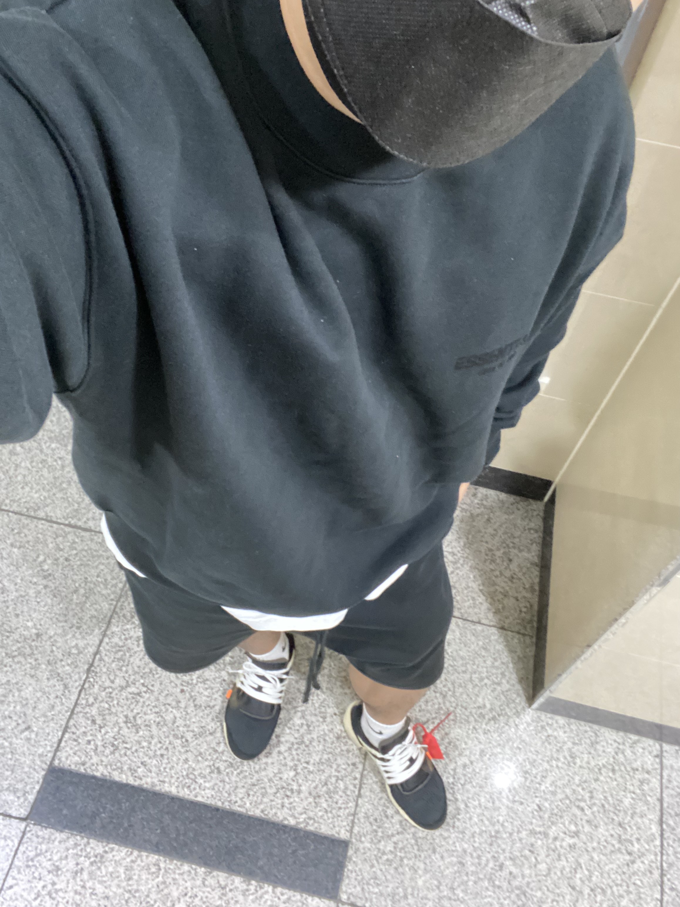 Nike x Off-White Air Presto OG The Ten, Essentials The Core Collection Sweatshorts Stretch Limo 착용 스타일