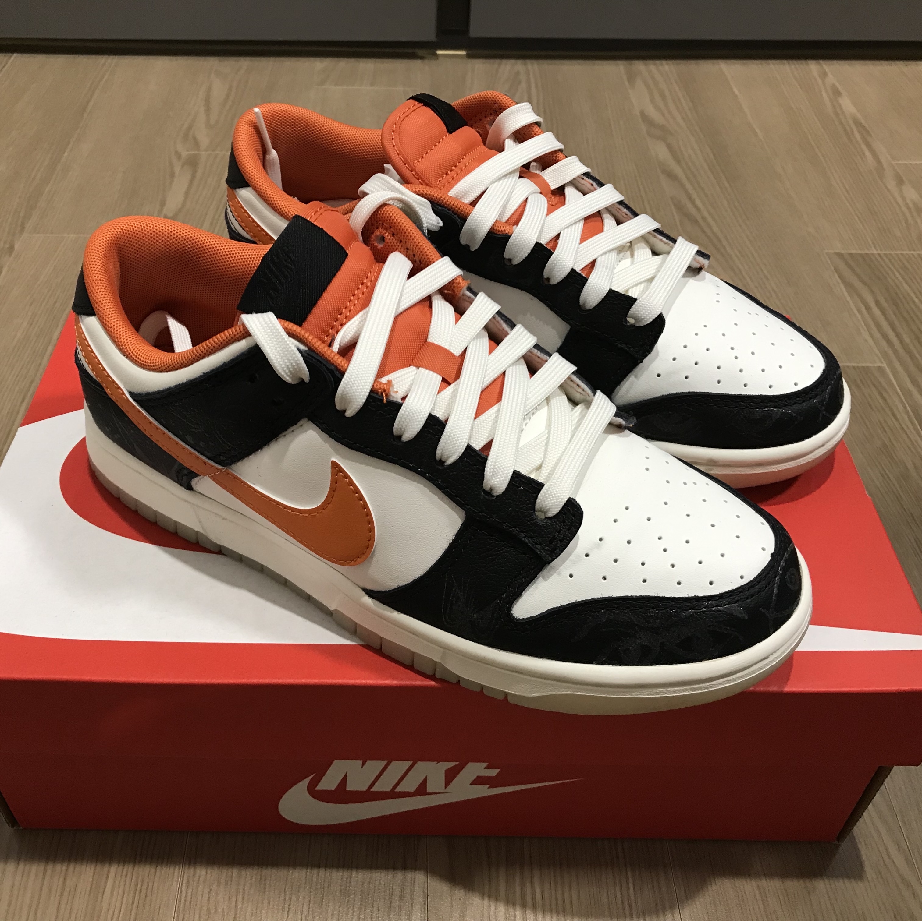 Nike Dunk Low Retro PRM Halloween 착용 스타일