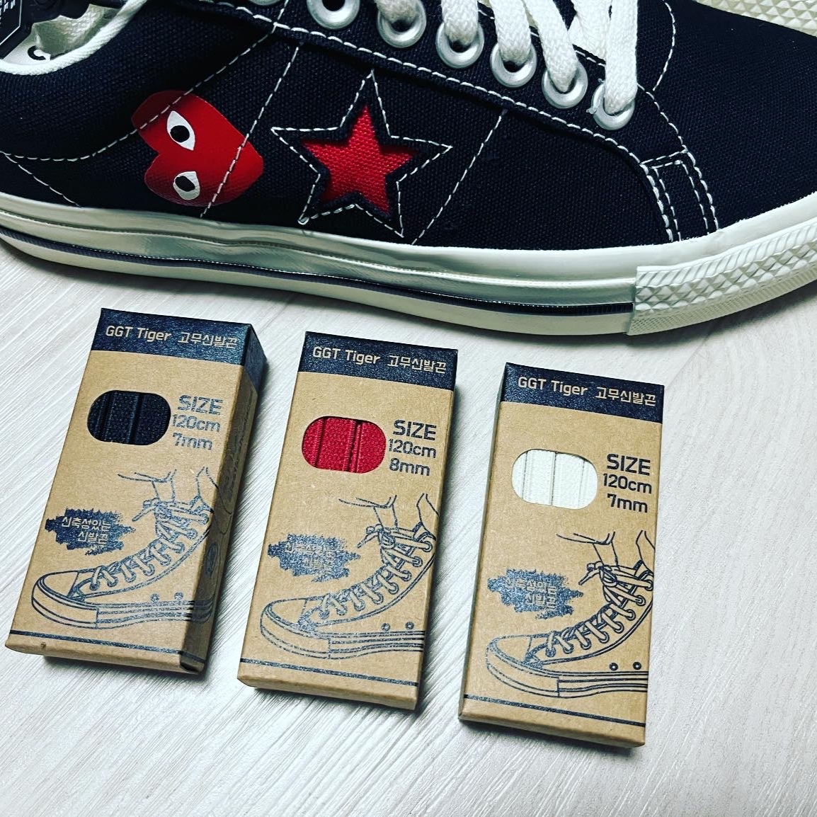 Converse x Play Comme des Garcons One Star Ox Black 착용 스타일 - 4