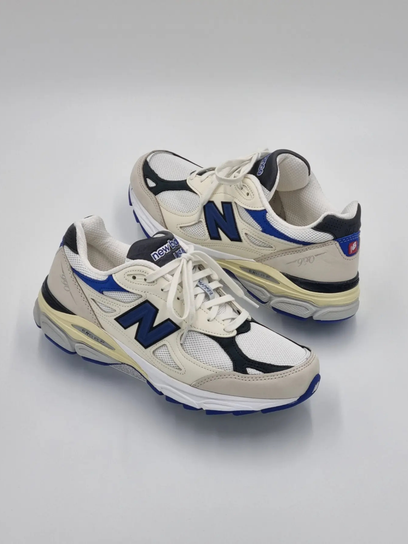 New Balance 990v3 Made in USA White Blue 착용 스타일