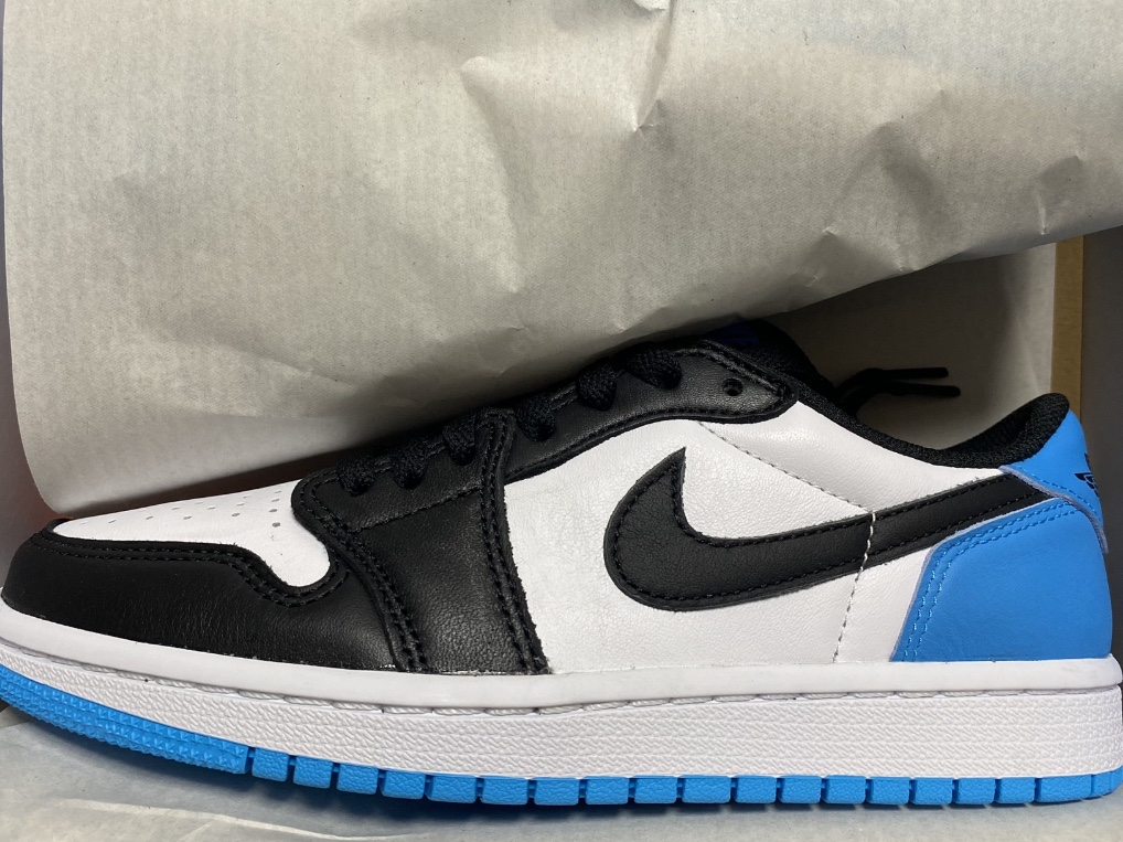(W) Jordan 1 Retro Low OG Black and Dark Powder Blue 착용 스타일