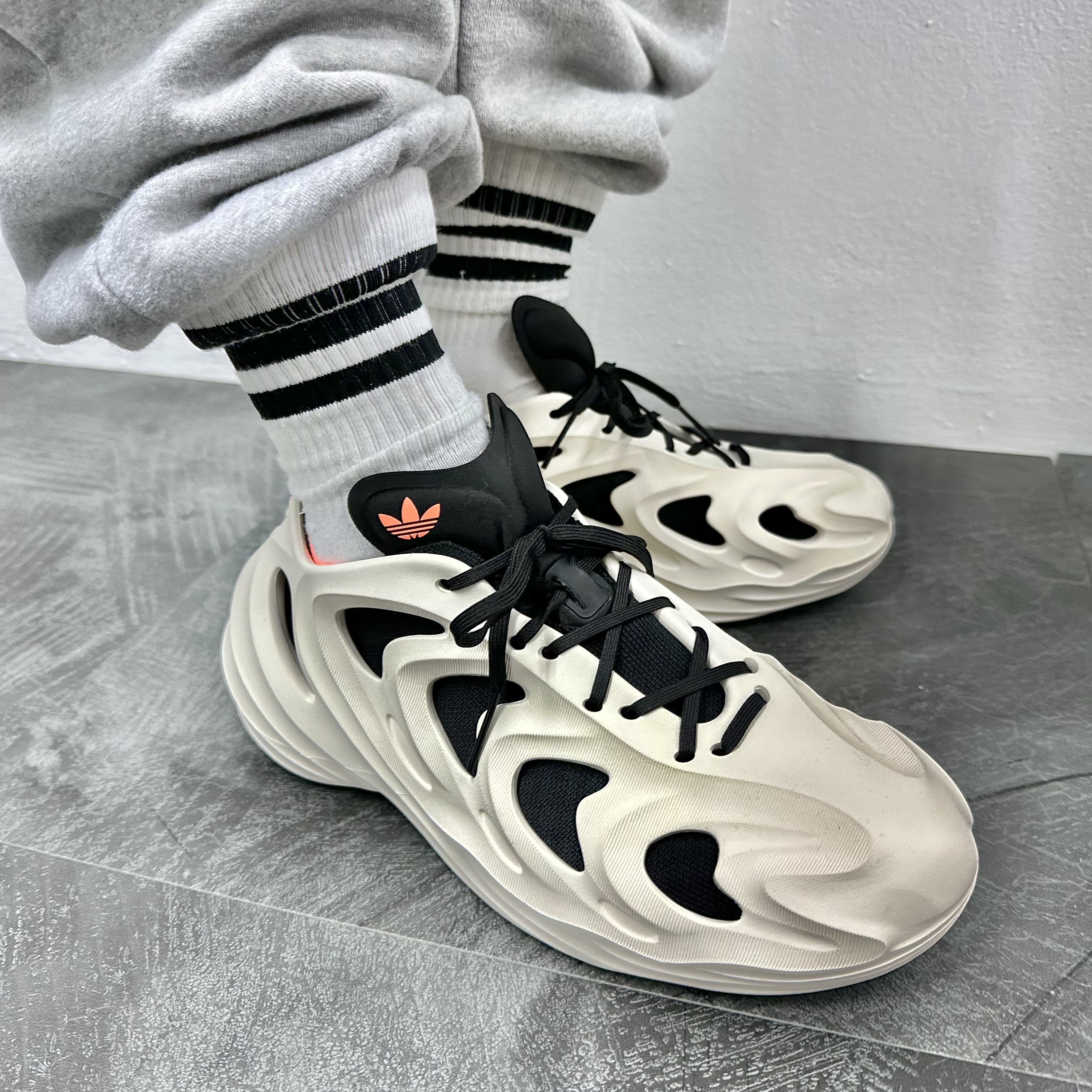 Adidas Adifom Q Wonder White Core Black 착용 스타일