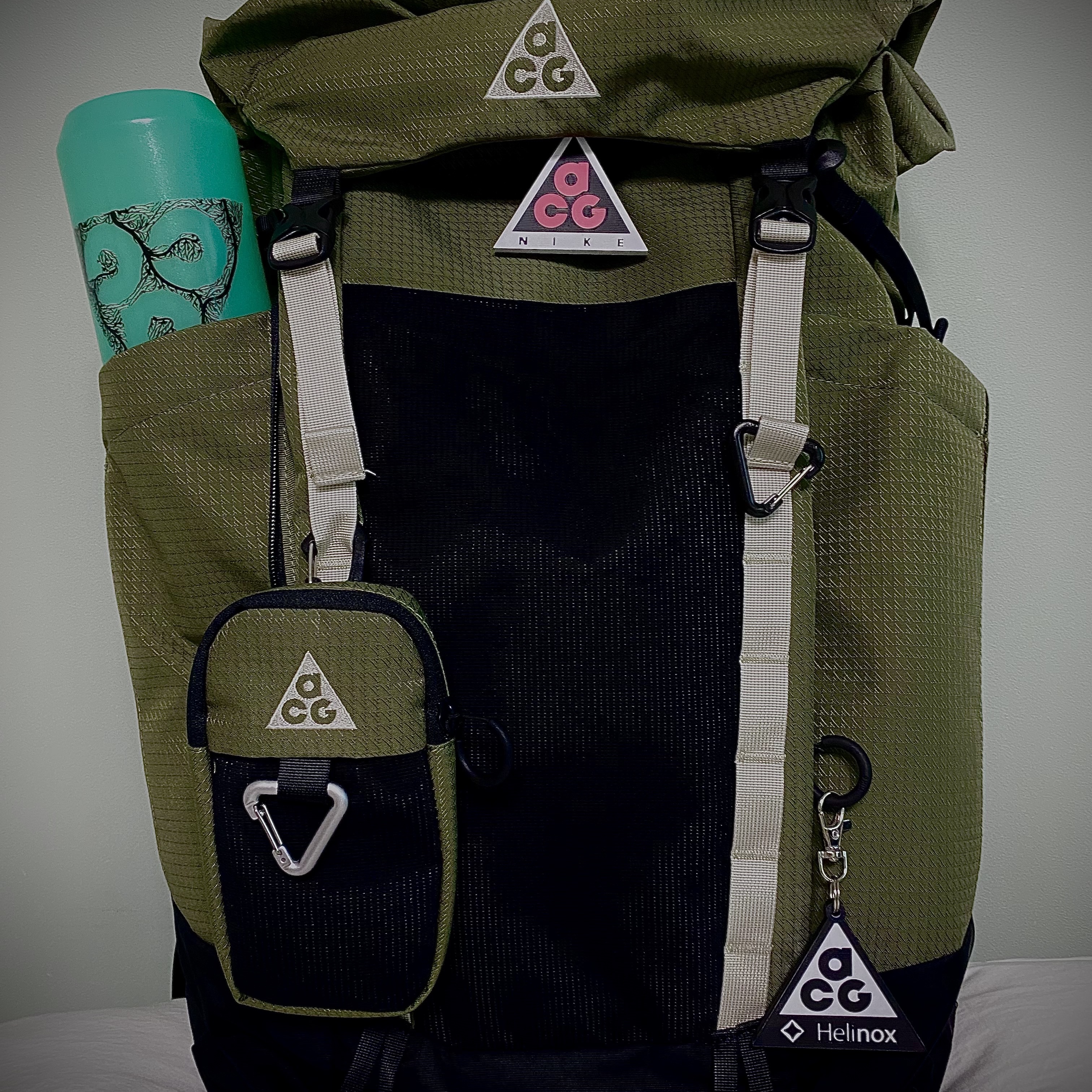 Nike ACG 36 Backpack Medium Olive 착용 스타일 - 2