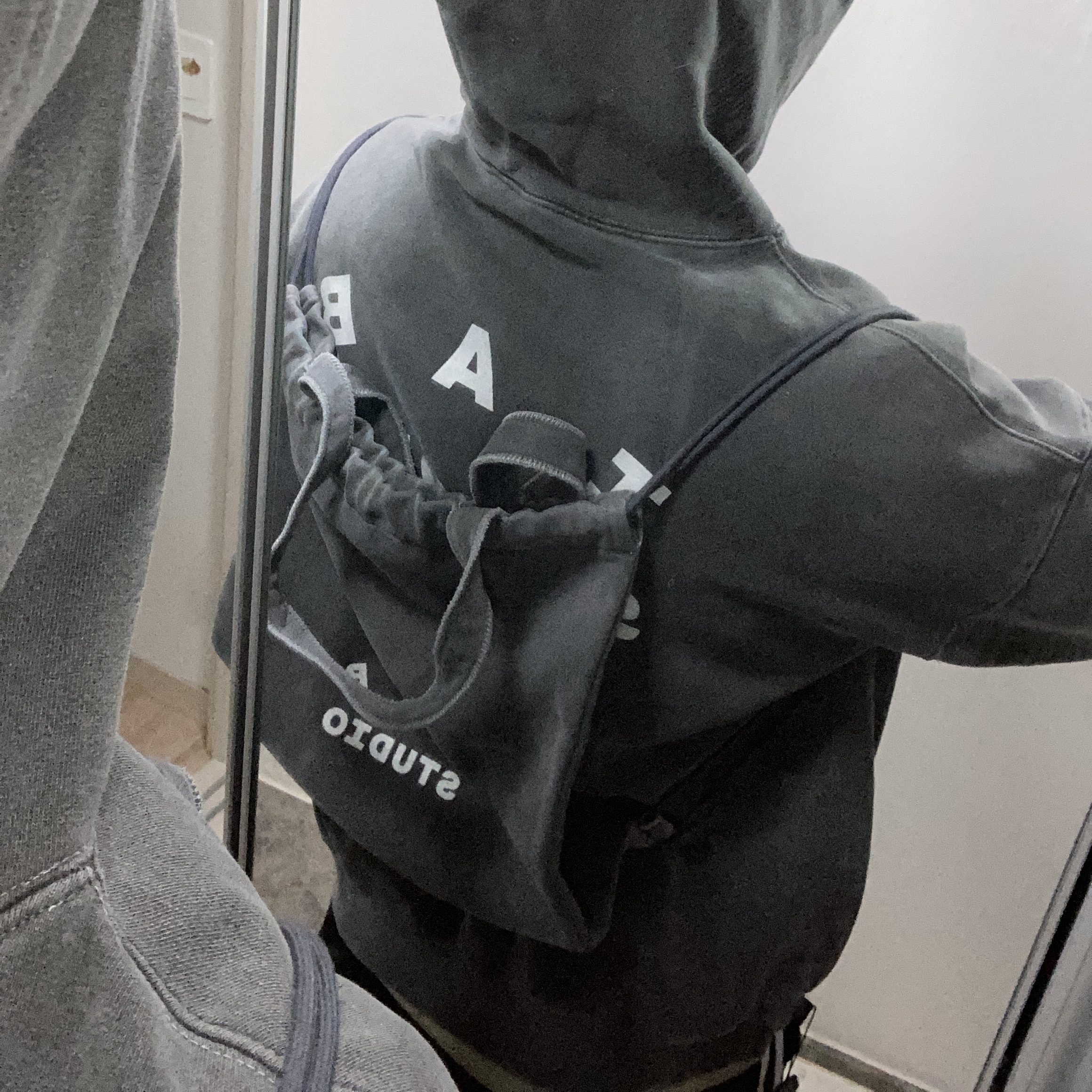 IAB Studio Pigment Hoodie & Sack Black, IAB Studio Pigment Hoodie Black 착용 스타일
