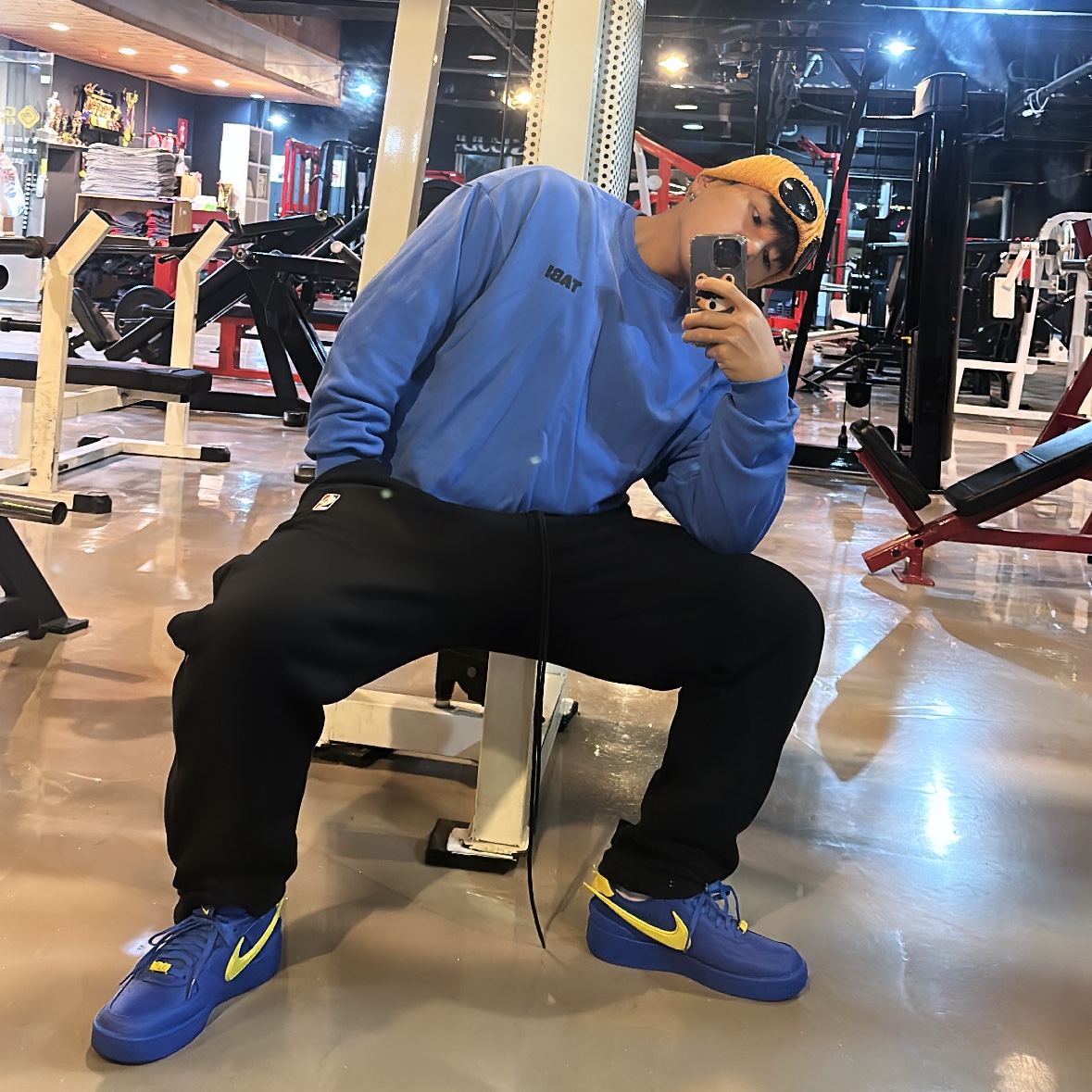 Nike x Ambush Air Force 1 Low SP Game Royal and Vivid Sulfur 착용 스타일 - 1