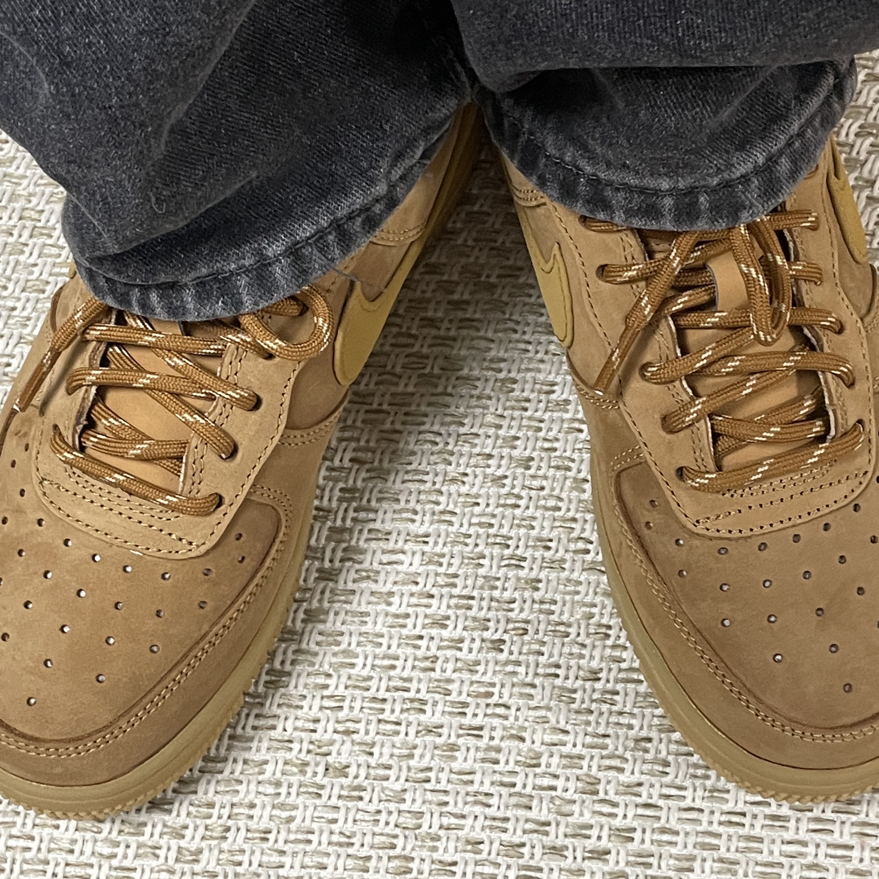 Nike Air Force 1 '07 WB Flax 착용 스타일 - 2