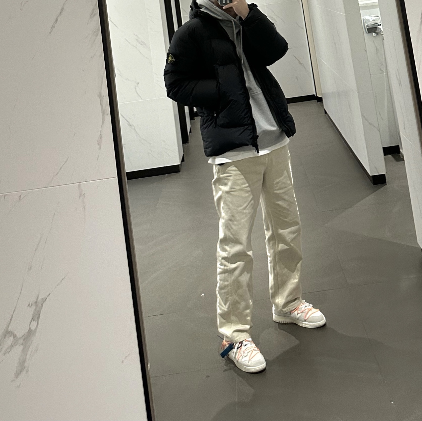 Stone Island 40123 Garment Dyed Crinkle Reps Down Jacket Black - 21FW, Nike x Off-White Dunk Low The 50 - Lot 19 착용 스타일