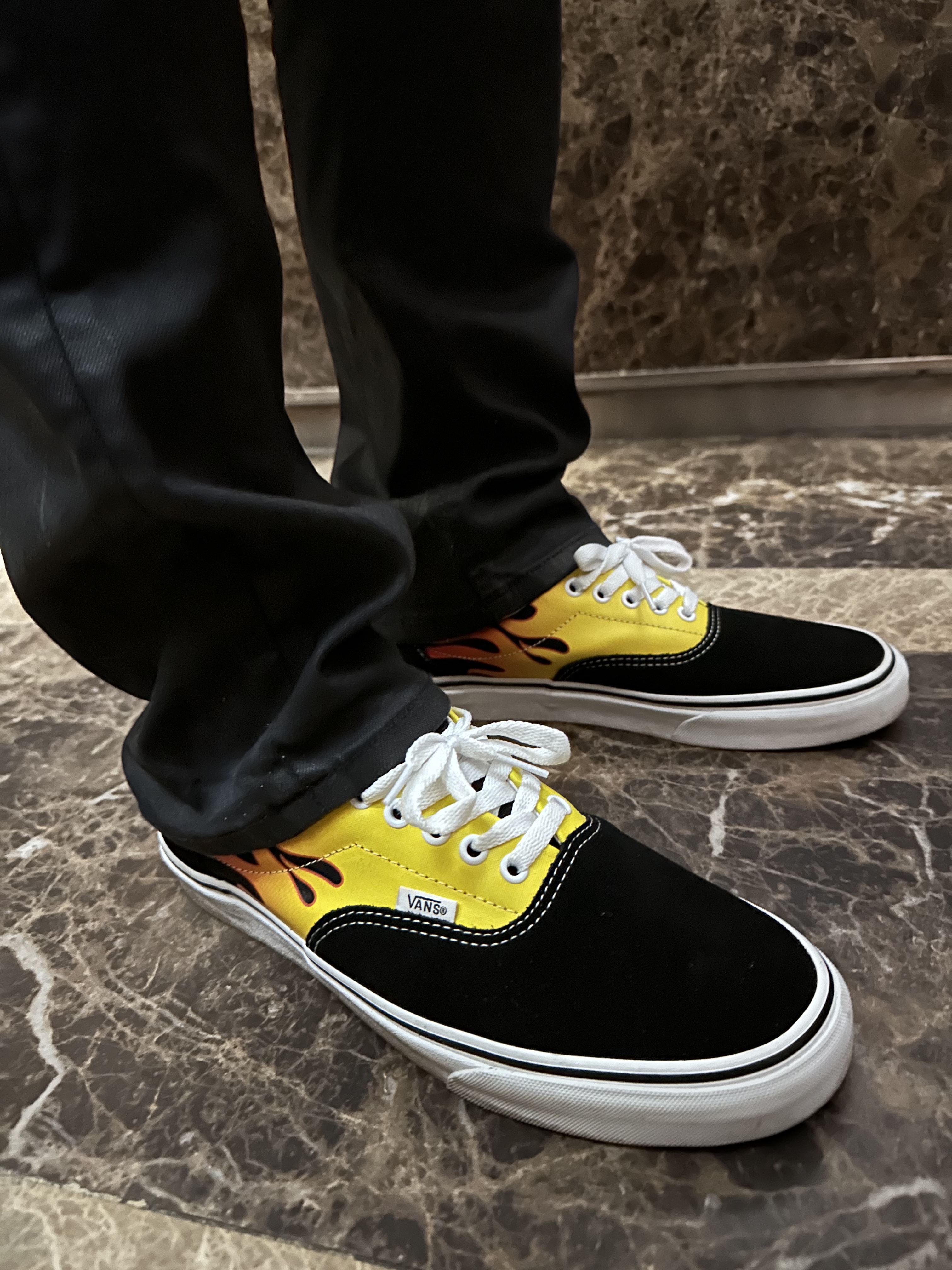 Vans Era Flame Black 착용 스타일 - 3
