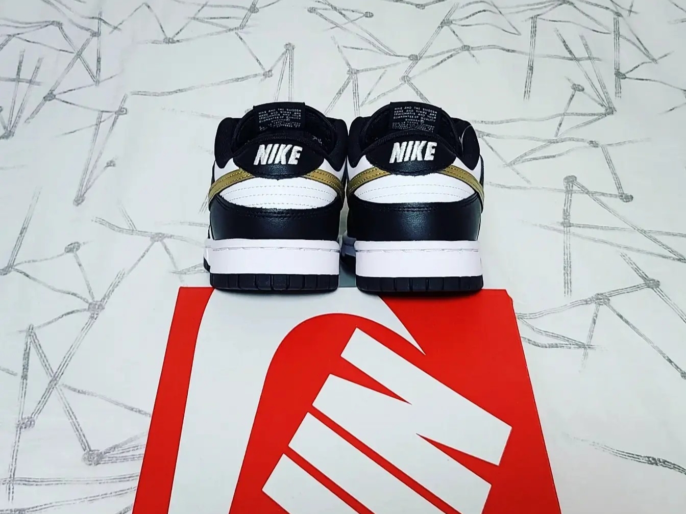 Nike Dunk Low Retro Black 착용 스타일 - 5
