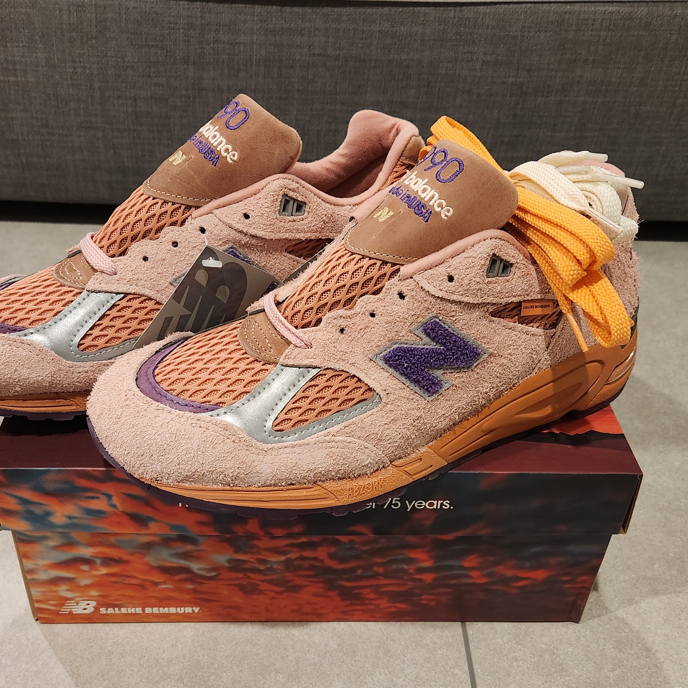 New Balance x Salehe Bembury 990v2 Made in USA Misty Rose 착용 스타일