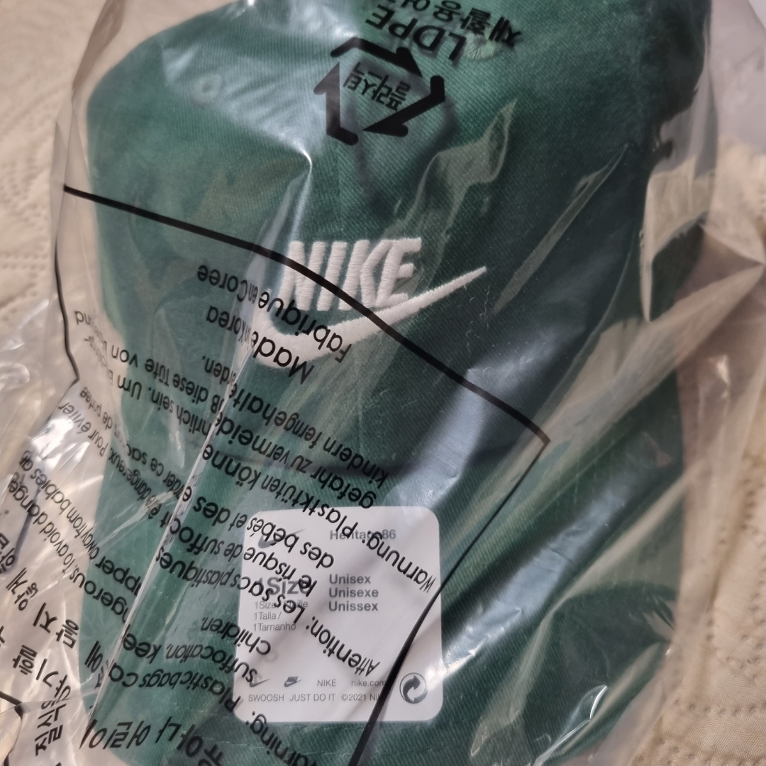 Nike Heritage 86 Futura Washed Cap Gorge Green 착용 스타일