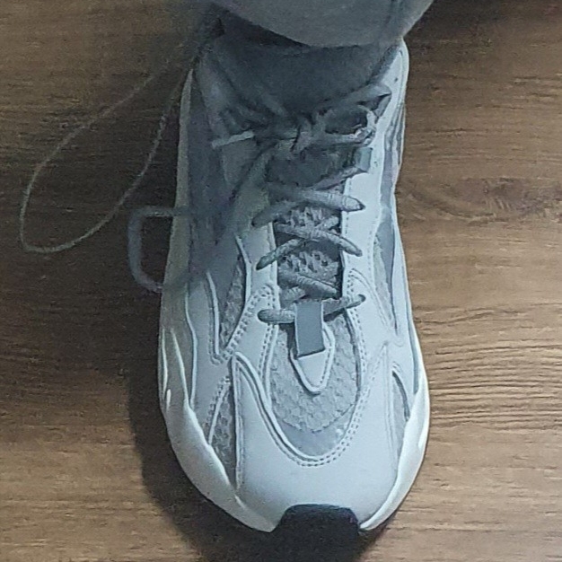 Adidas Yeezy Boost 700 V2 Static 2022 착용 스타일 - 1