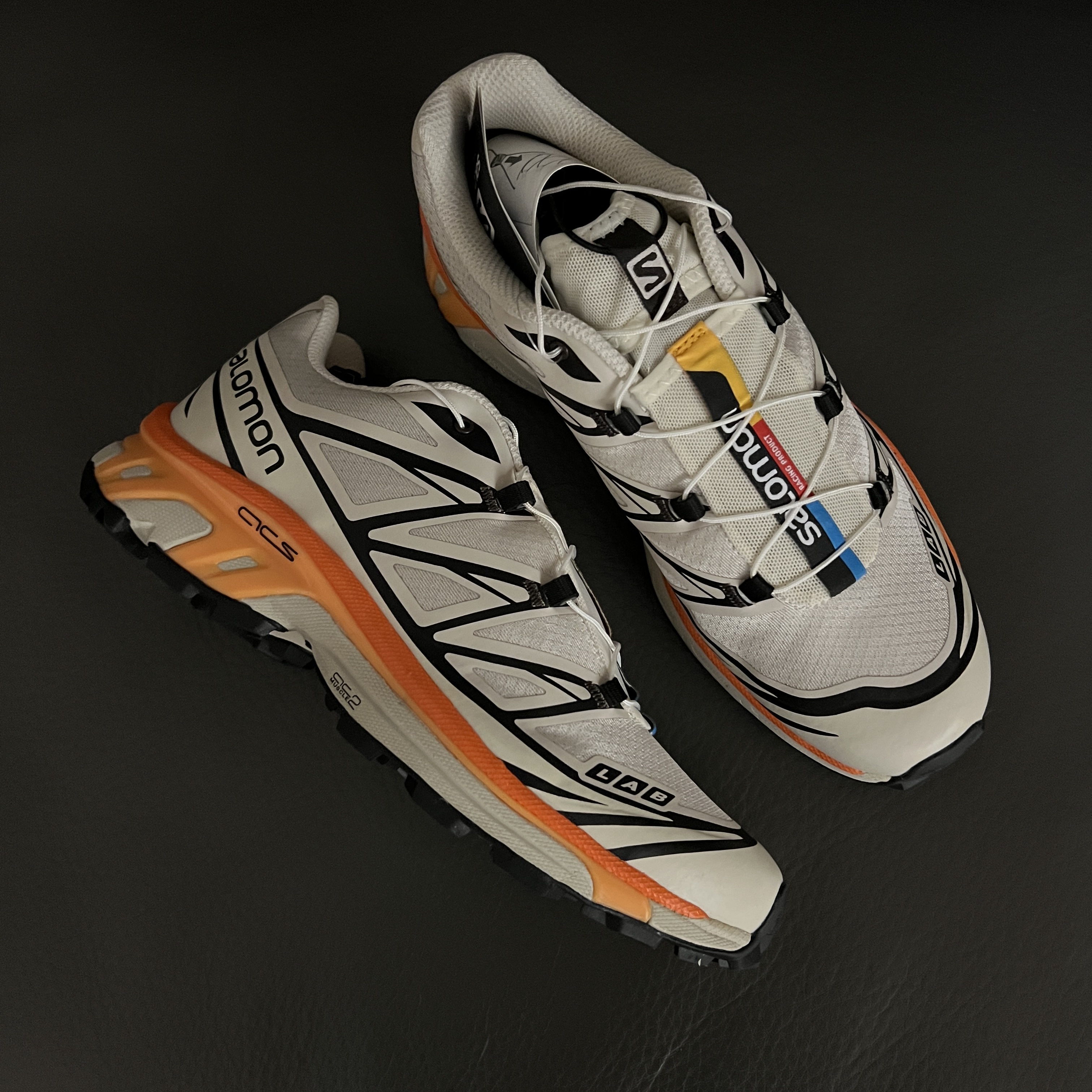 Salomon XT-6 Rainy Day Vibrant Orange 착용 스타일 - 1