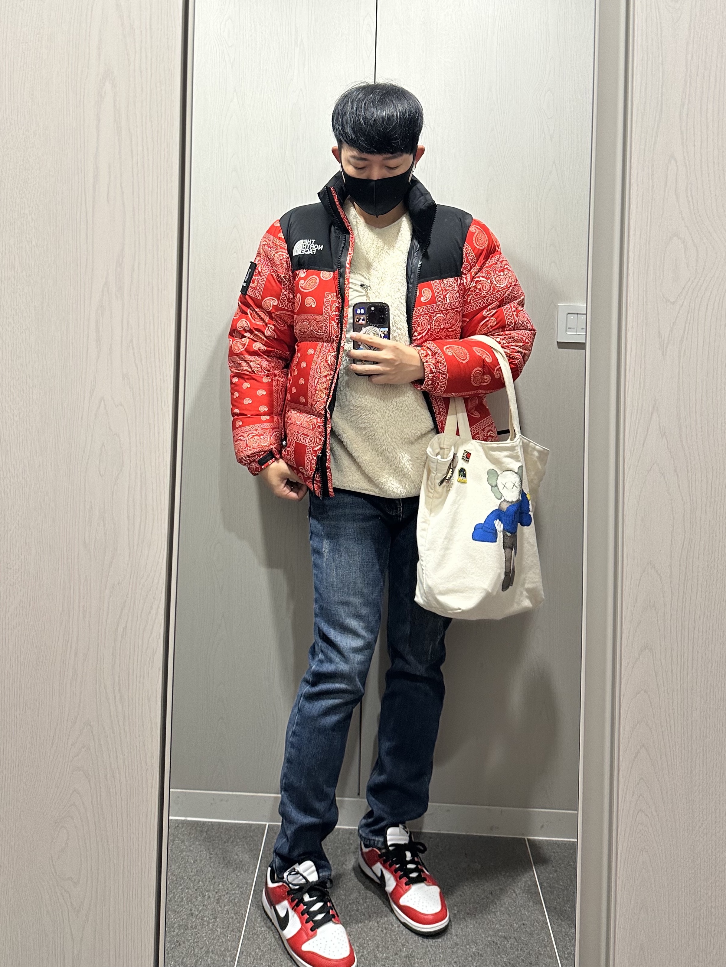 The North Face Nuptse Down Jacket Red, Apple iPhone 14 Pro 256GB Space Black (Korean Ver.) 착용 스타일