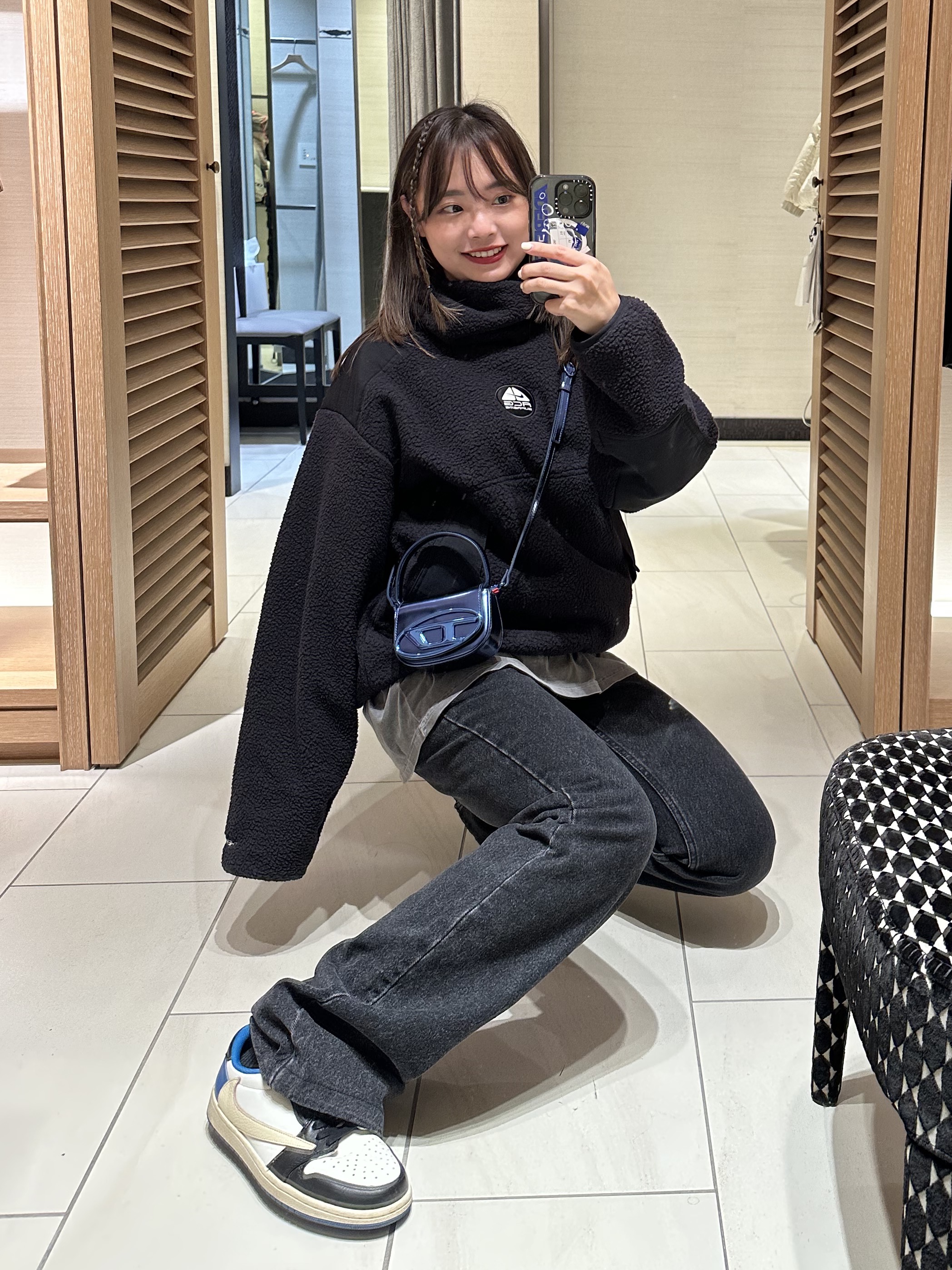 Jordan 1 x Travis Scott x Fragment Retro Low OG SP Military Blue, Casetify x Ader Error iPhone Sticker Magsafe Case Clear 착용 스타일 - 1