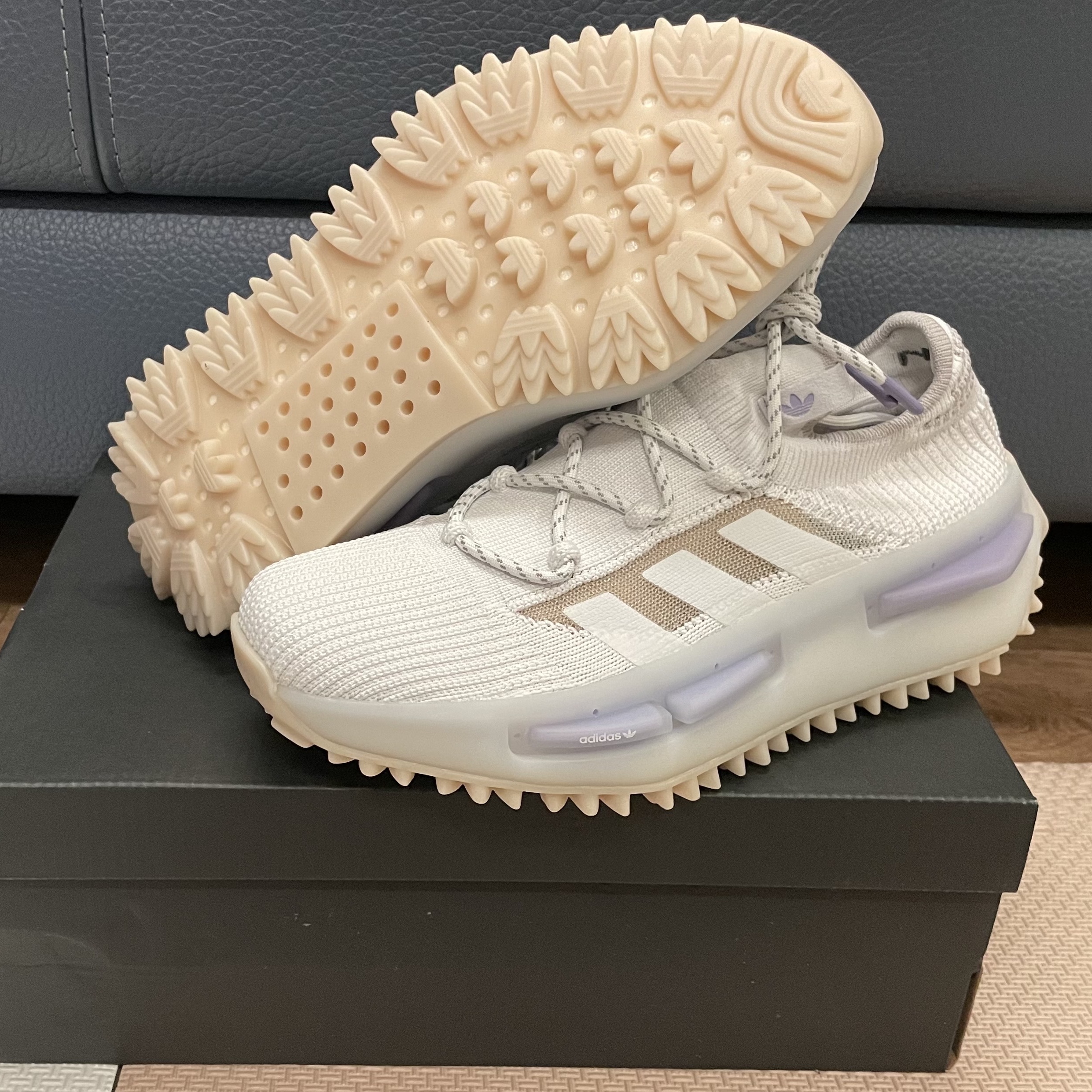 Adidas NMD S1 Cloud White Light Purple 착용 스타일 - 1