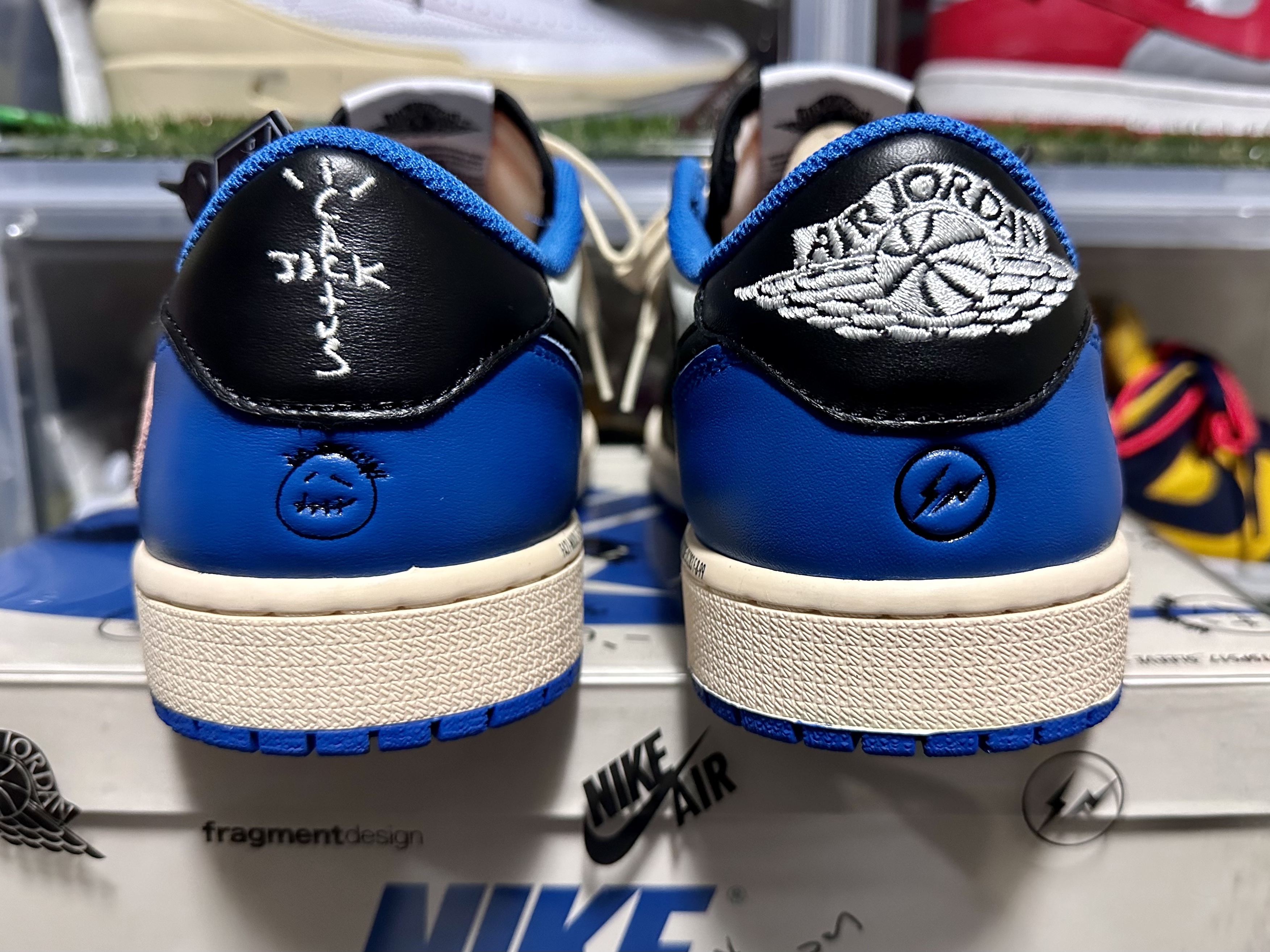 Jordan 1 x Travis Scott x Fragment Retro Low OG SP Military Blue, Jordan 1 Retro High OG Chicago 2022 착용 스타일 - 4