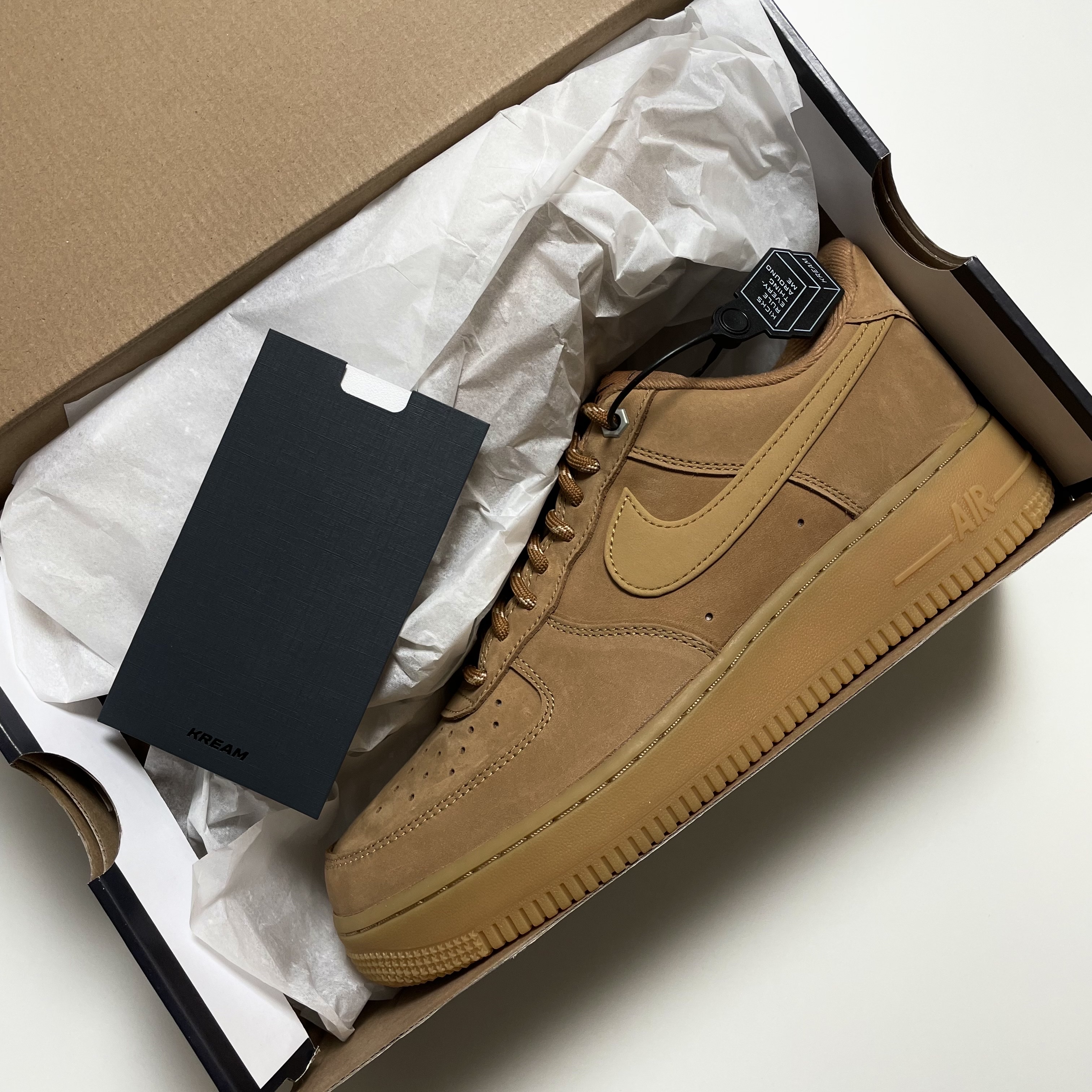 Nike Air Force 1 '07 WB Flax 착용 스타일