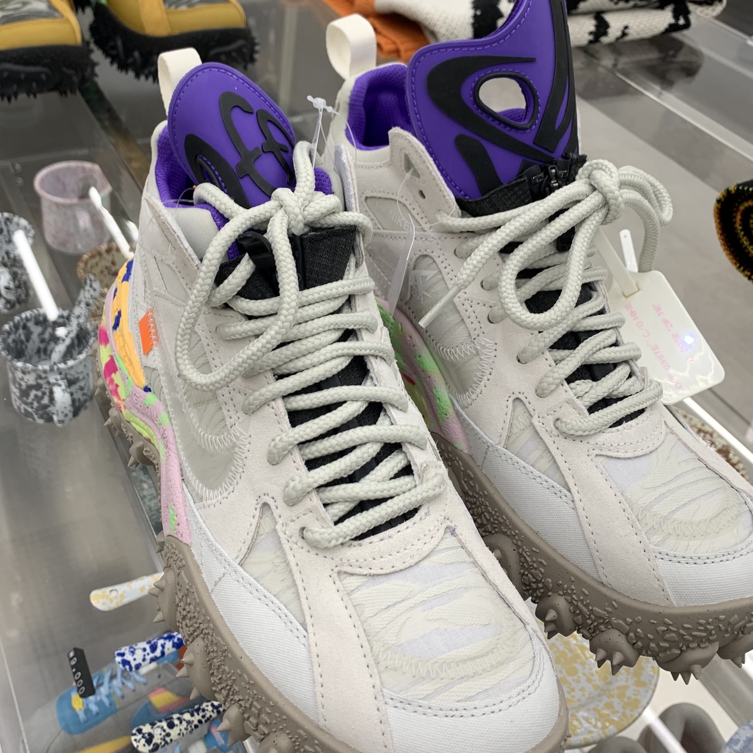 Nike x Off-White Terra Forma Summit White and Psychic Purple, Nike x Off-White Terra Forma Wheat and Green Strike 착용 스타일 - 2