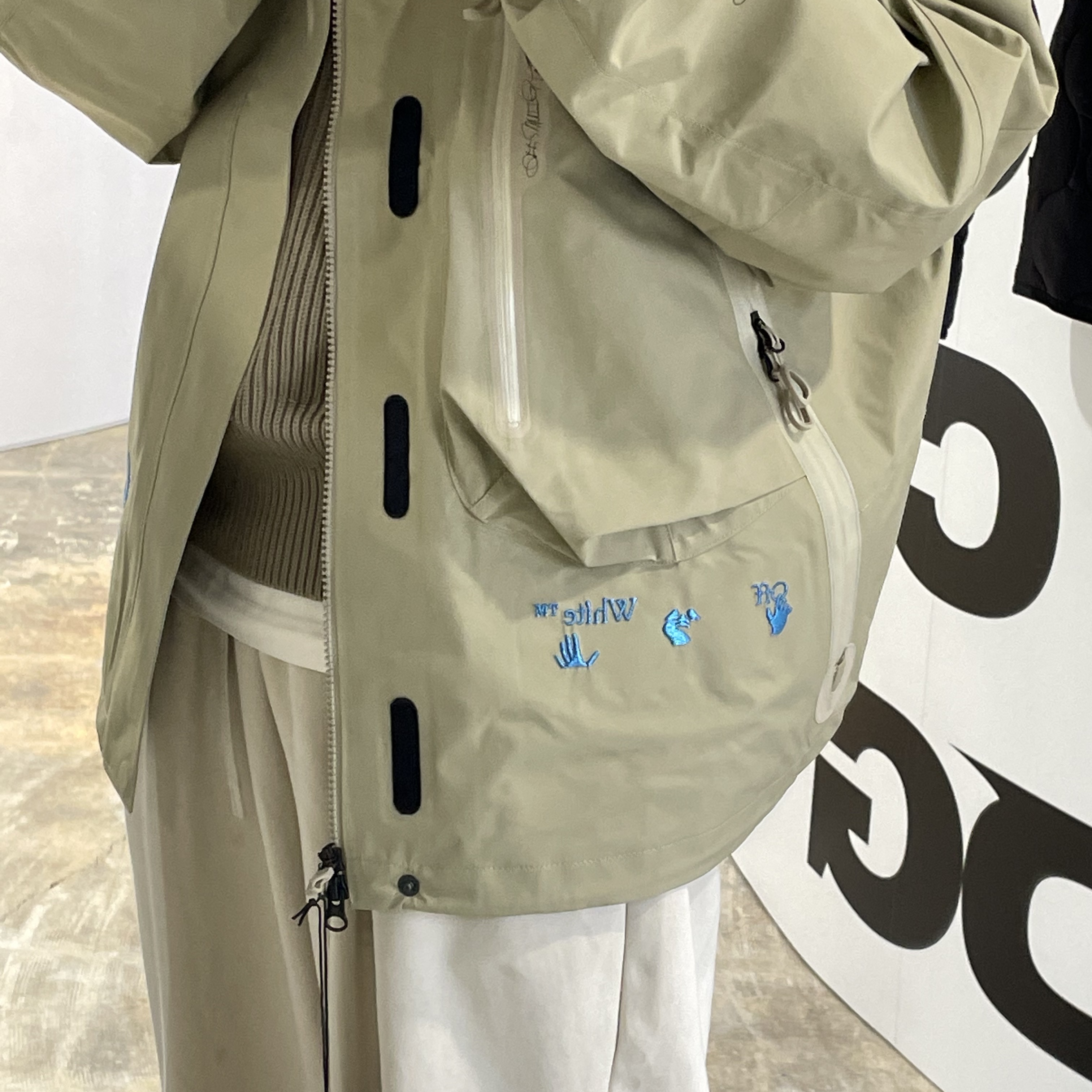 Nike x Off-White NRG Gore-Tex Jacket Khaki - Asia 착용 스타일 - 3